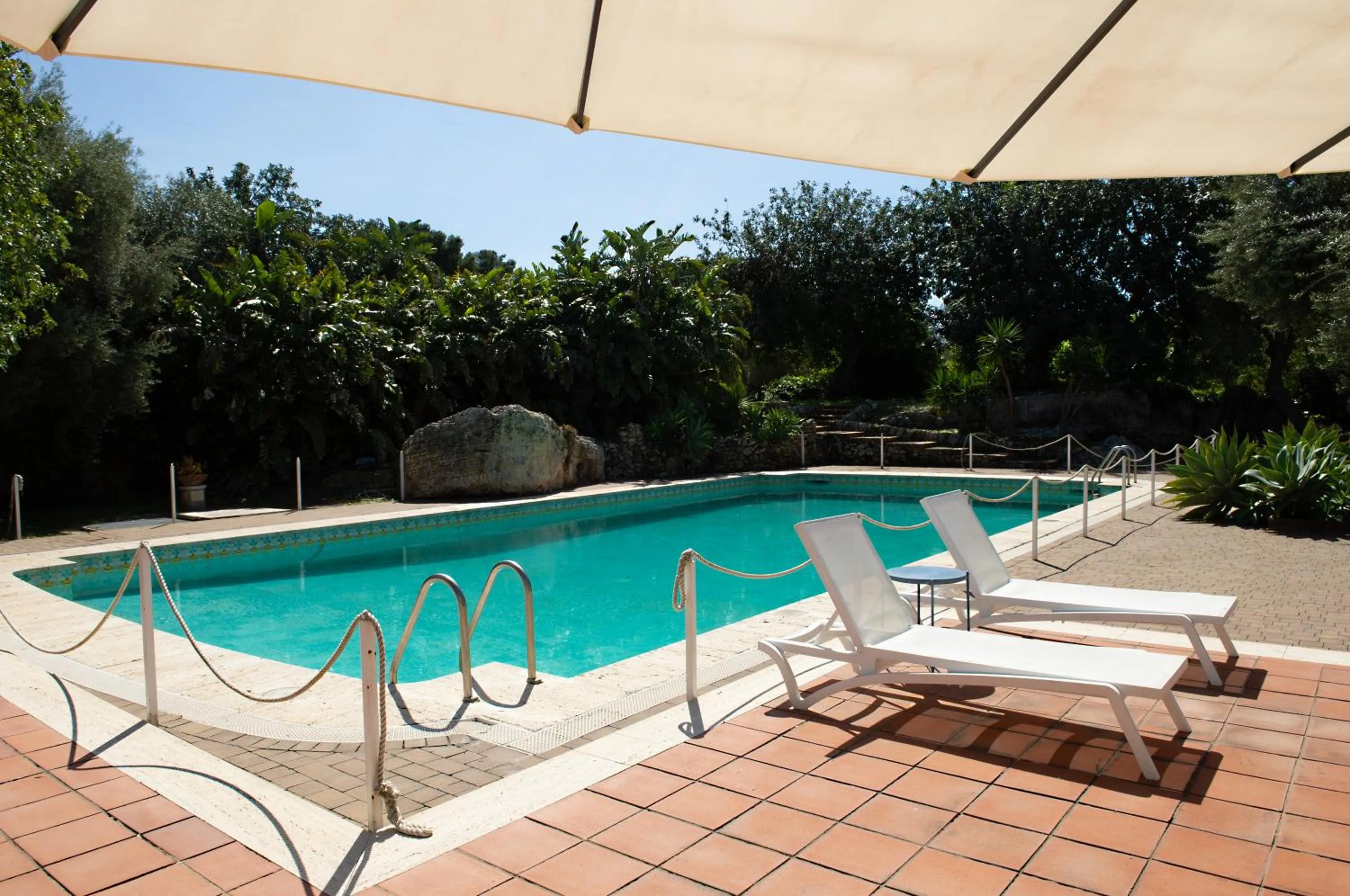 Patio in Isola Charm B&B - Pool & Nature Stay