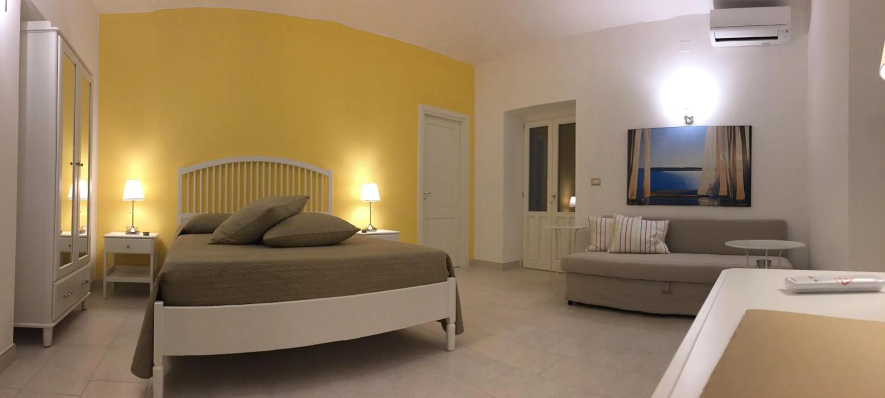 Bed in Isola Charm B&B - Pool & Nature Stay