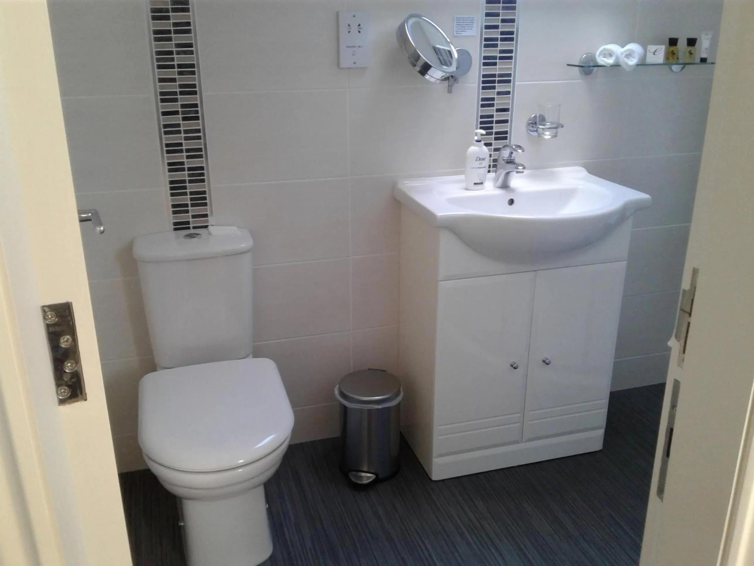 Toilet in Eastdale Bed and Breakfast