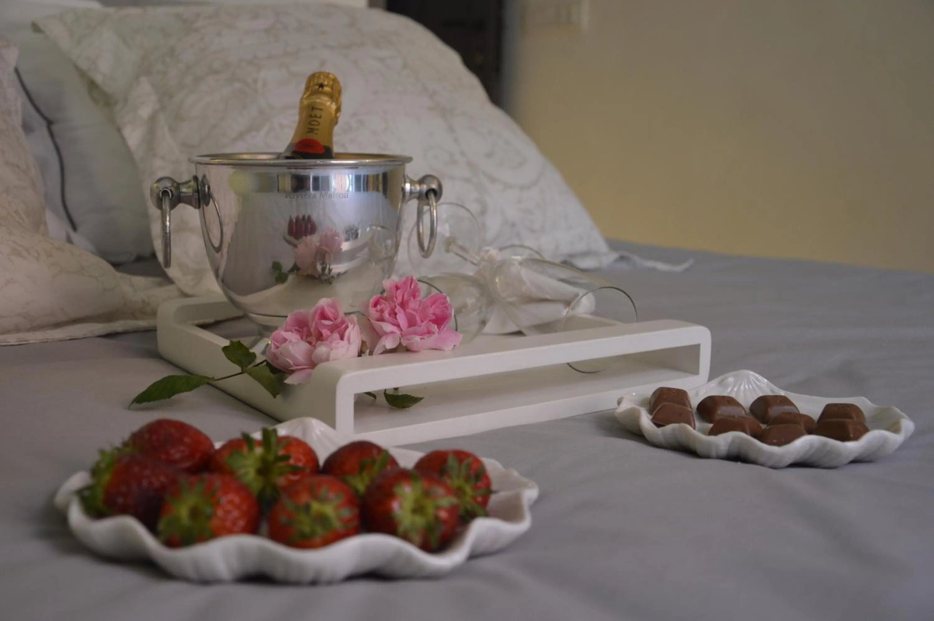 Photo of the whole room in Marè Rooms Bari old town center