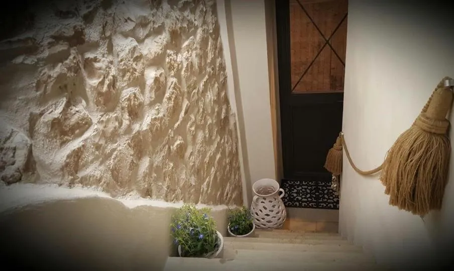 Decorative detail in Marè Rooms Bari old town center