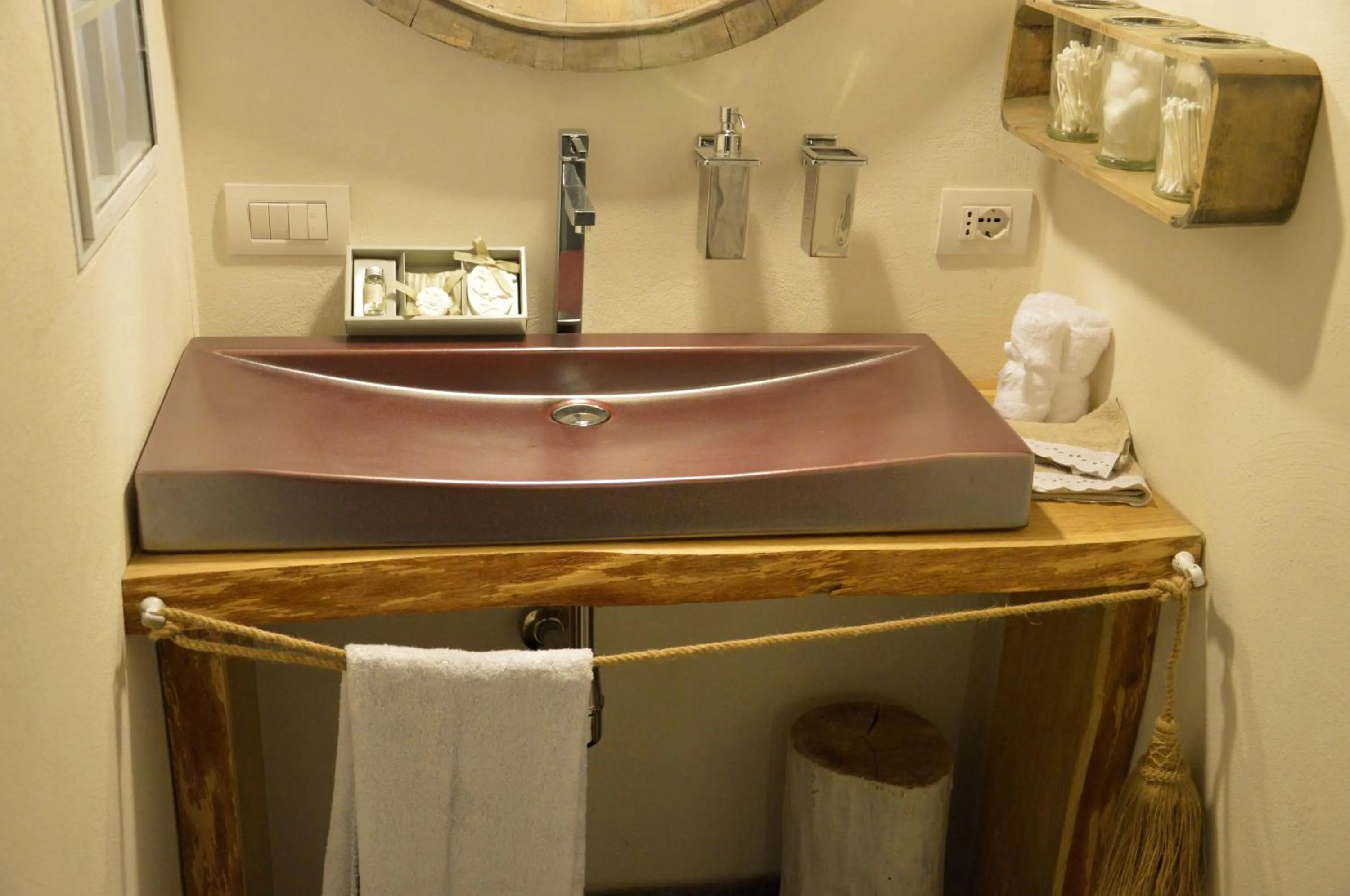 Bathroom in Marè Rooms Bari old town center