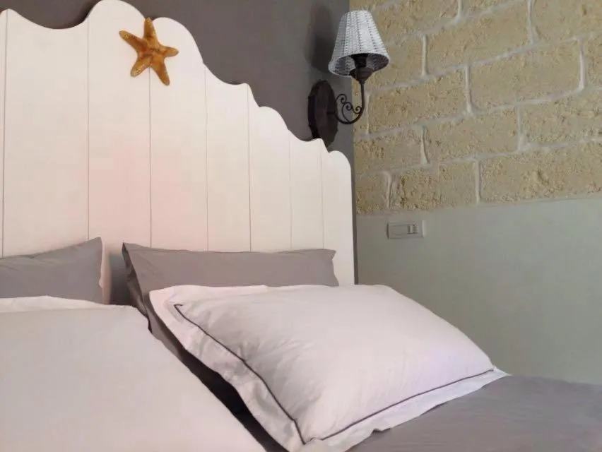 Bed in Marè Rooms Bari old town center