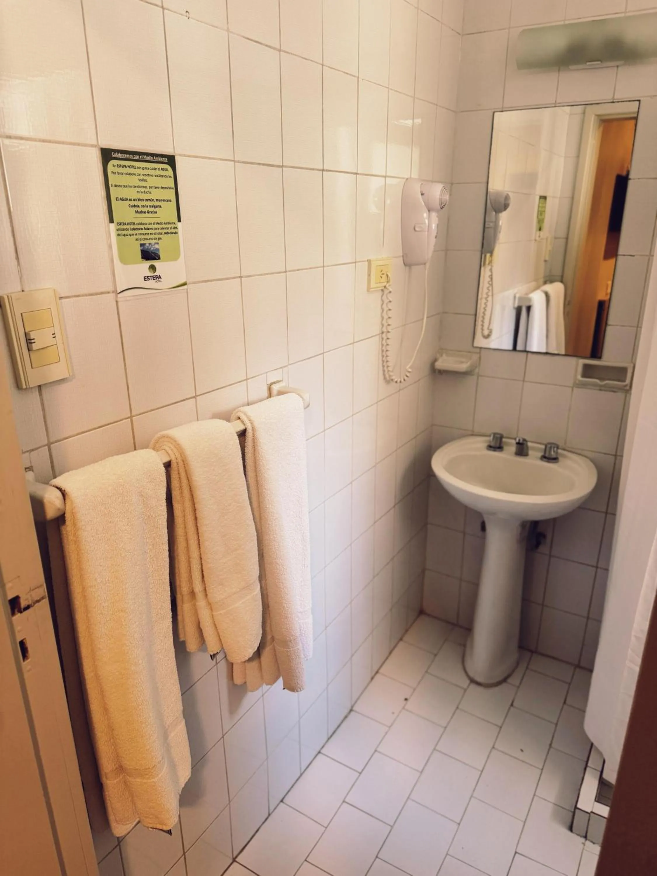 Bathroom in Estepa Hotel