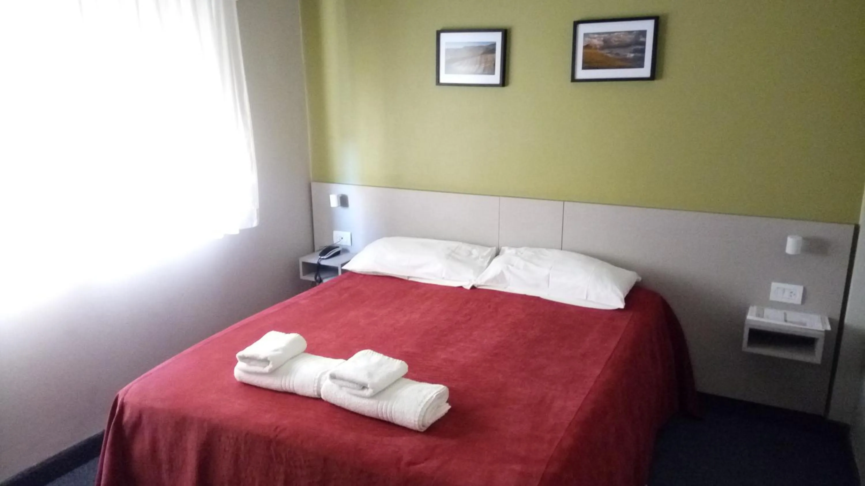 Photo of the whole room, Bed in Estepa Hotel