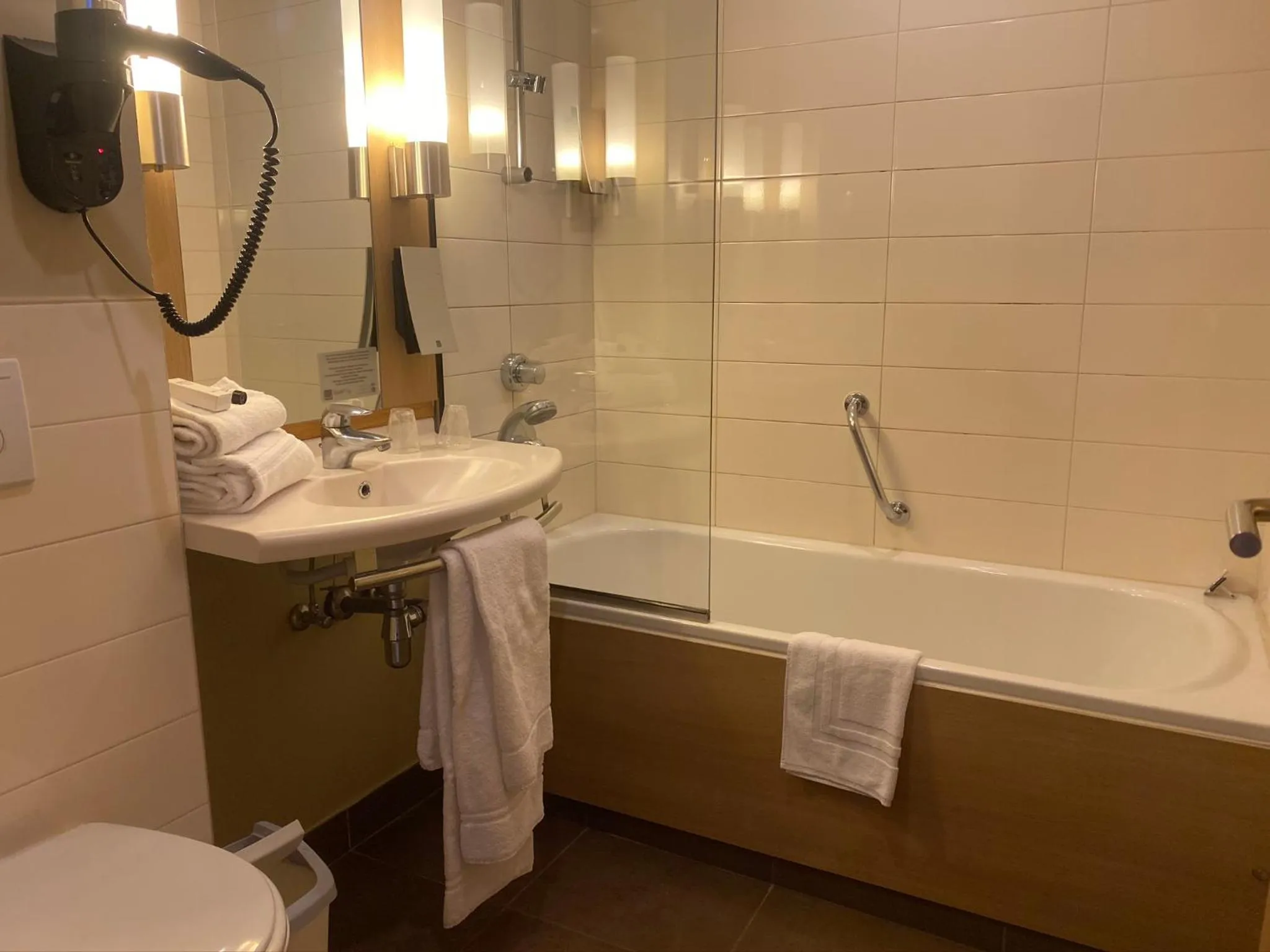 Bathroom in Castel de Pont-a-Lesse