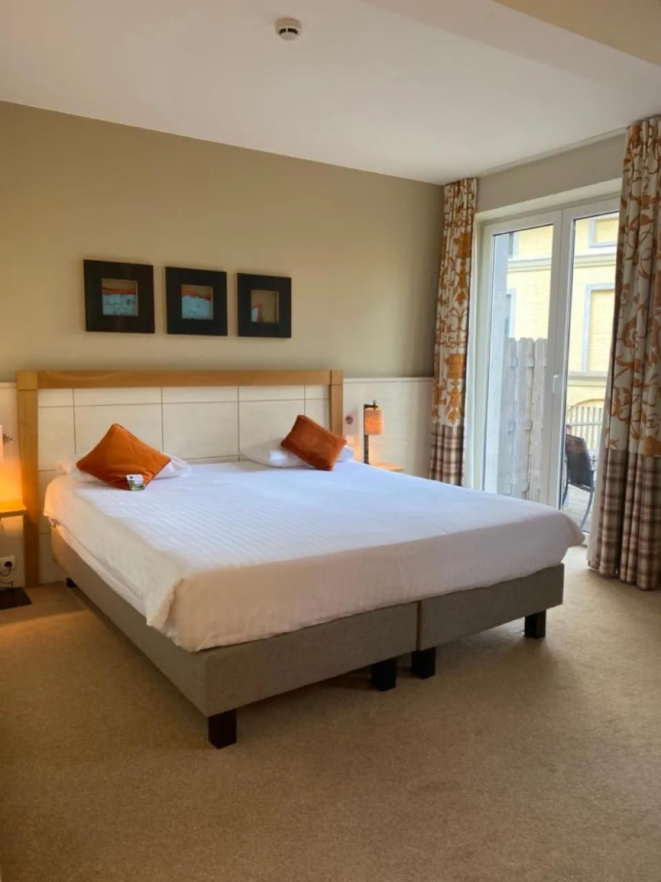 Photo of the whole room, Bed in Castel de Pont-a-Lesse