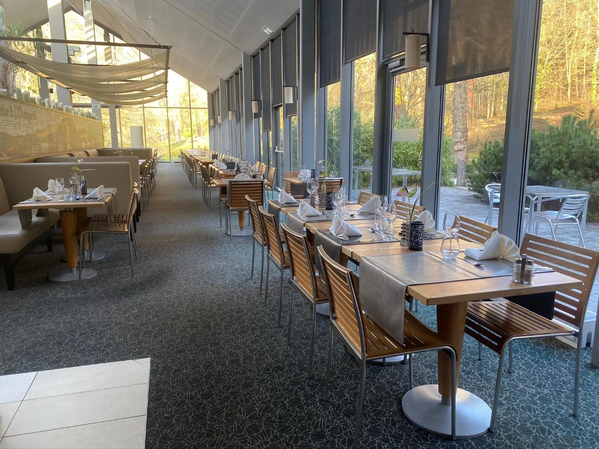 Restaurant/places to eat in Castel de Pont-a-Lesse