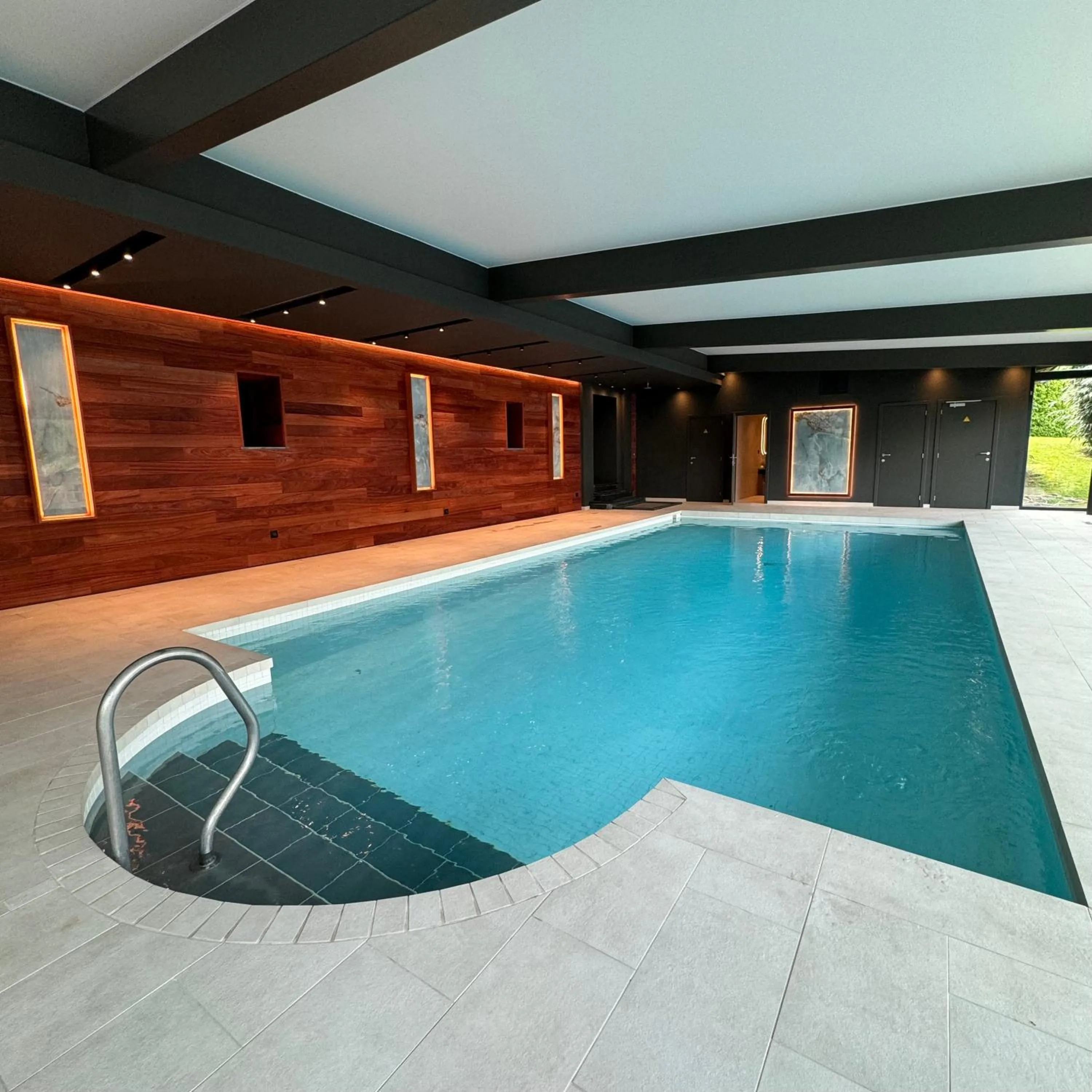 Swimming pool in Castel de Pont-a-Lesse