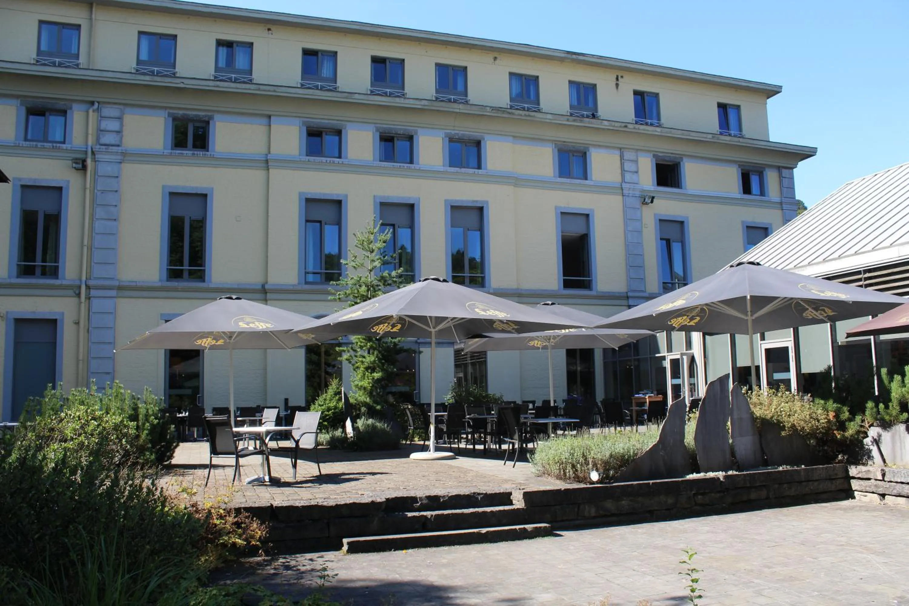 Property building in Castel de Pont-a-Lesse