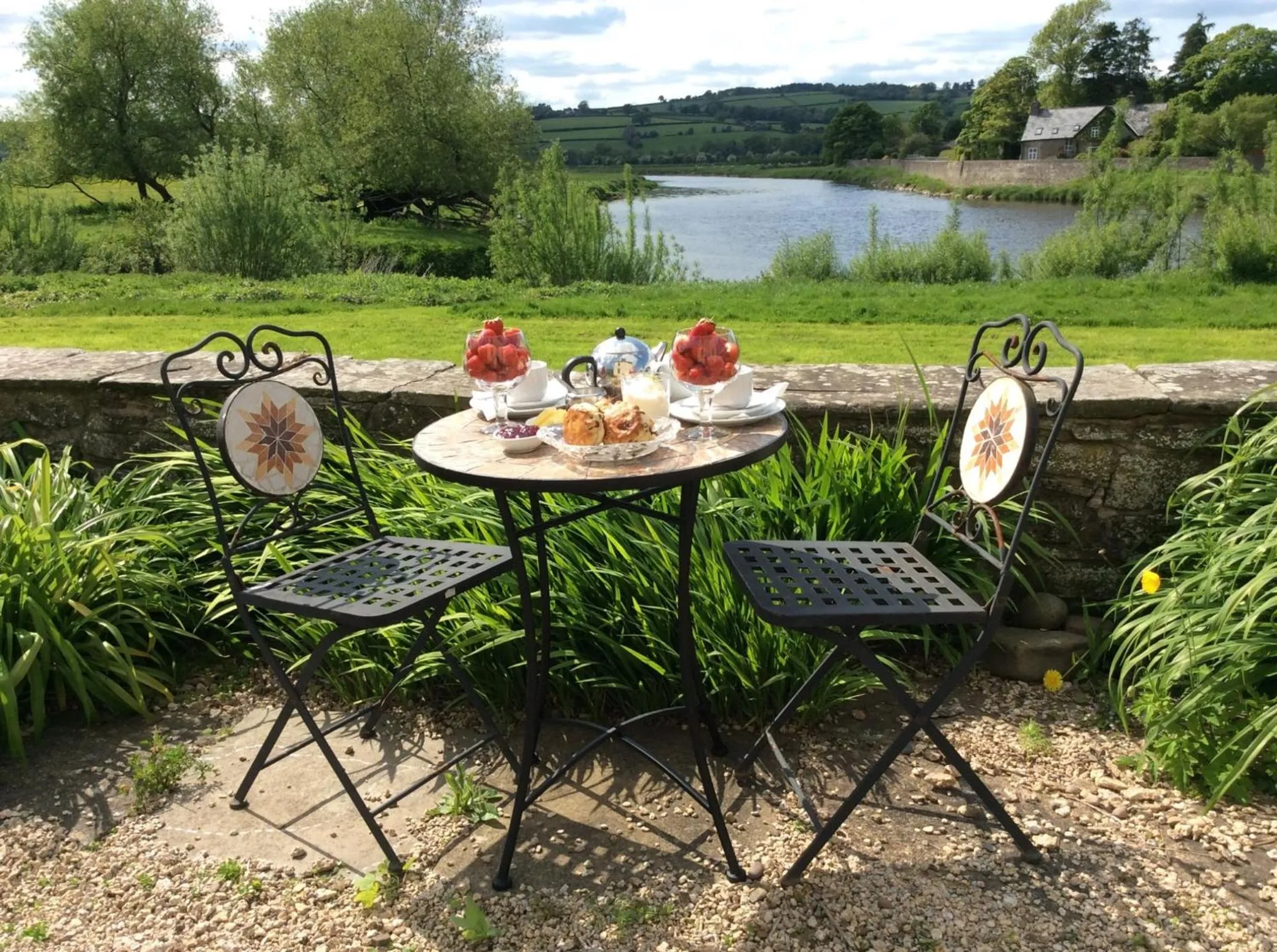 Natural landscape in Aberllynfi Riverside Guest House