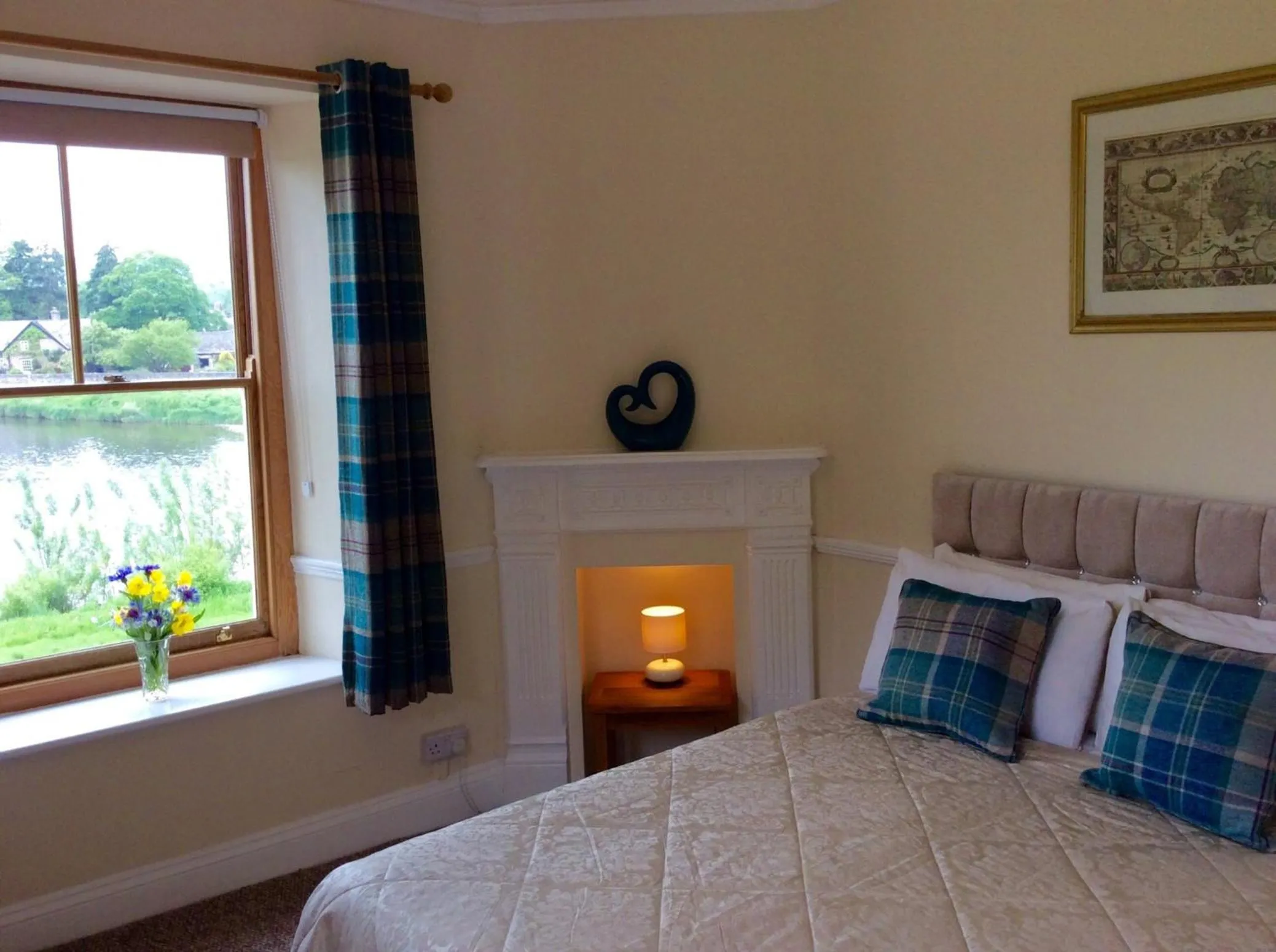 Bedroom, Bed in Aberllynfi Riverside Guest House