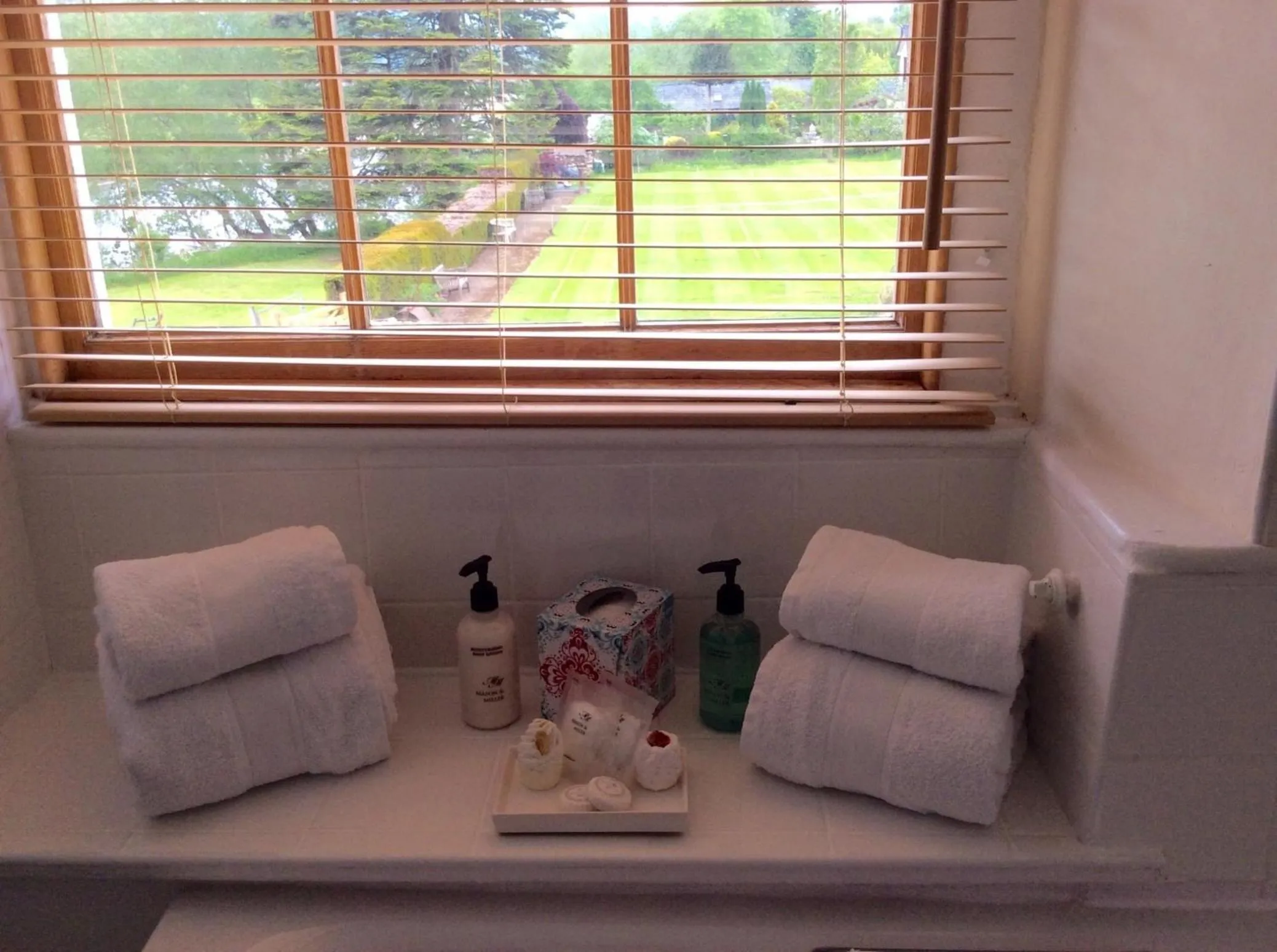 Bathroom in Aberllynfi Riverside Guest House