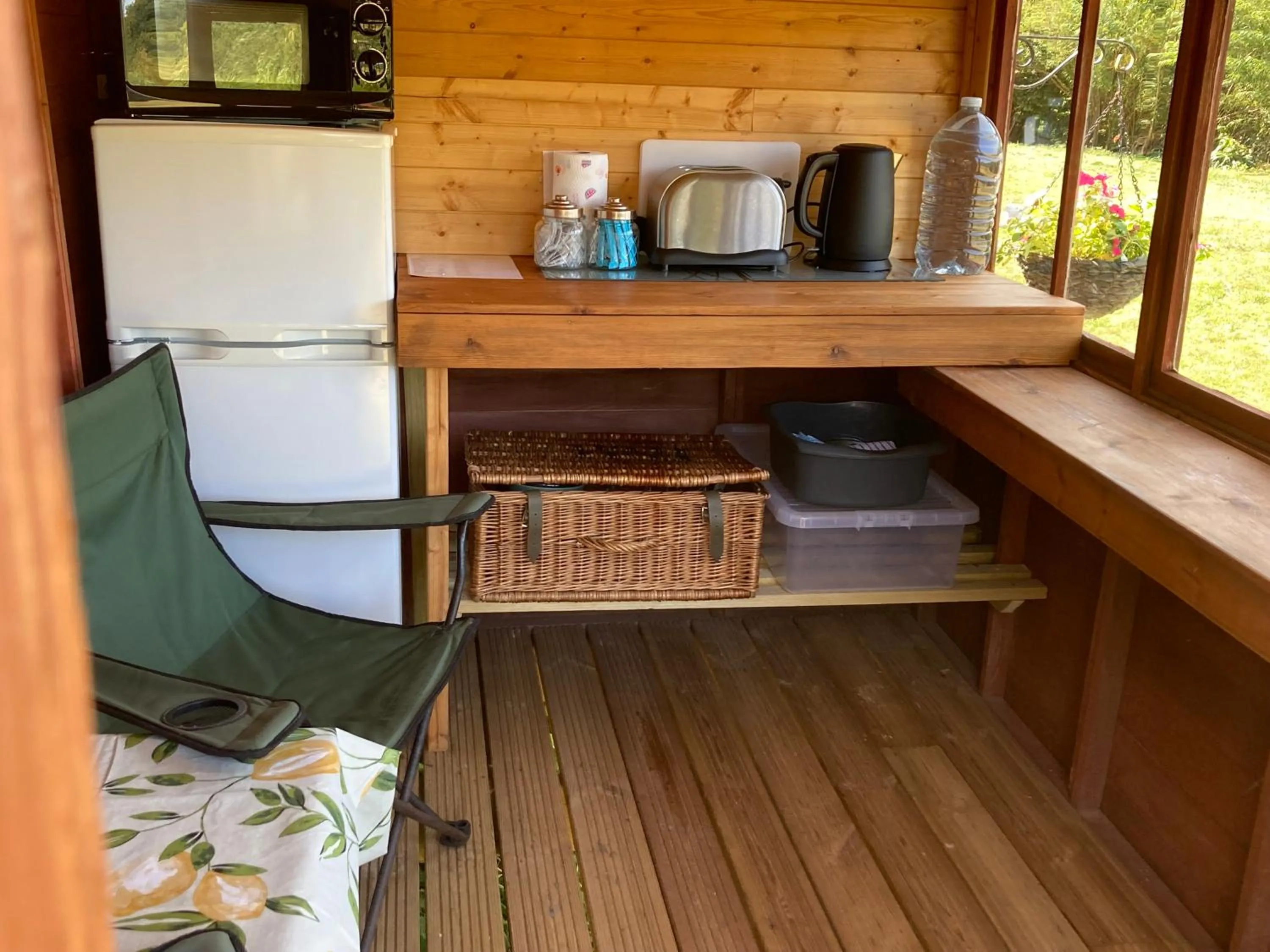 Kitchen or kitchenette in Aberllynfi Riverside Guest House