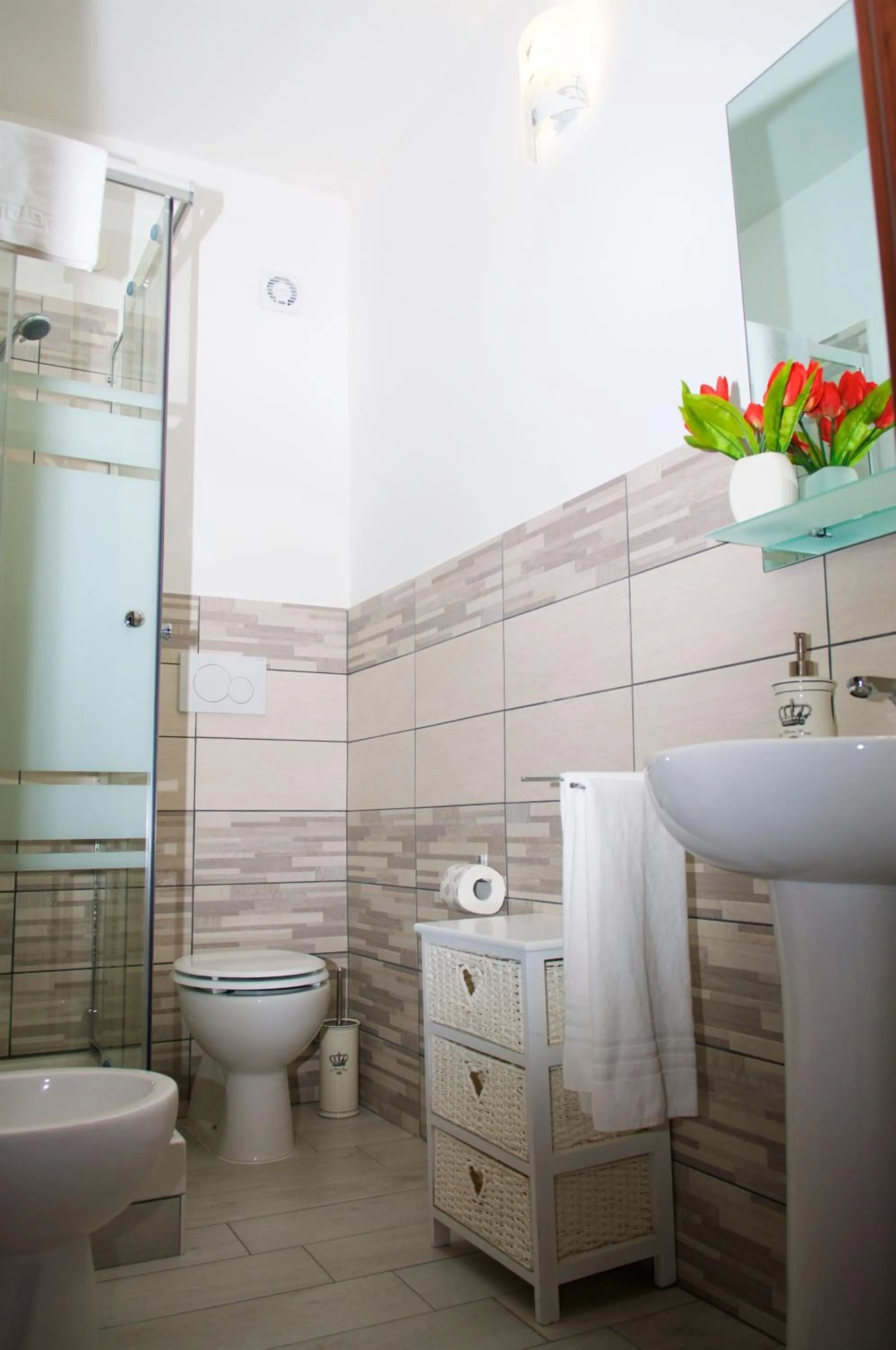 Bathroom in La Maison Royale Bed & Breakfast