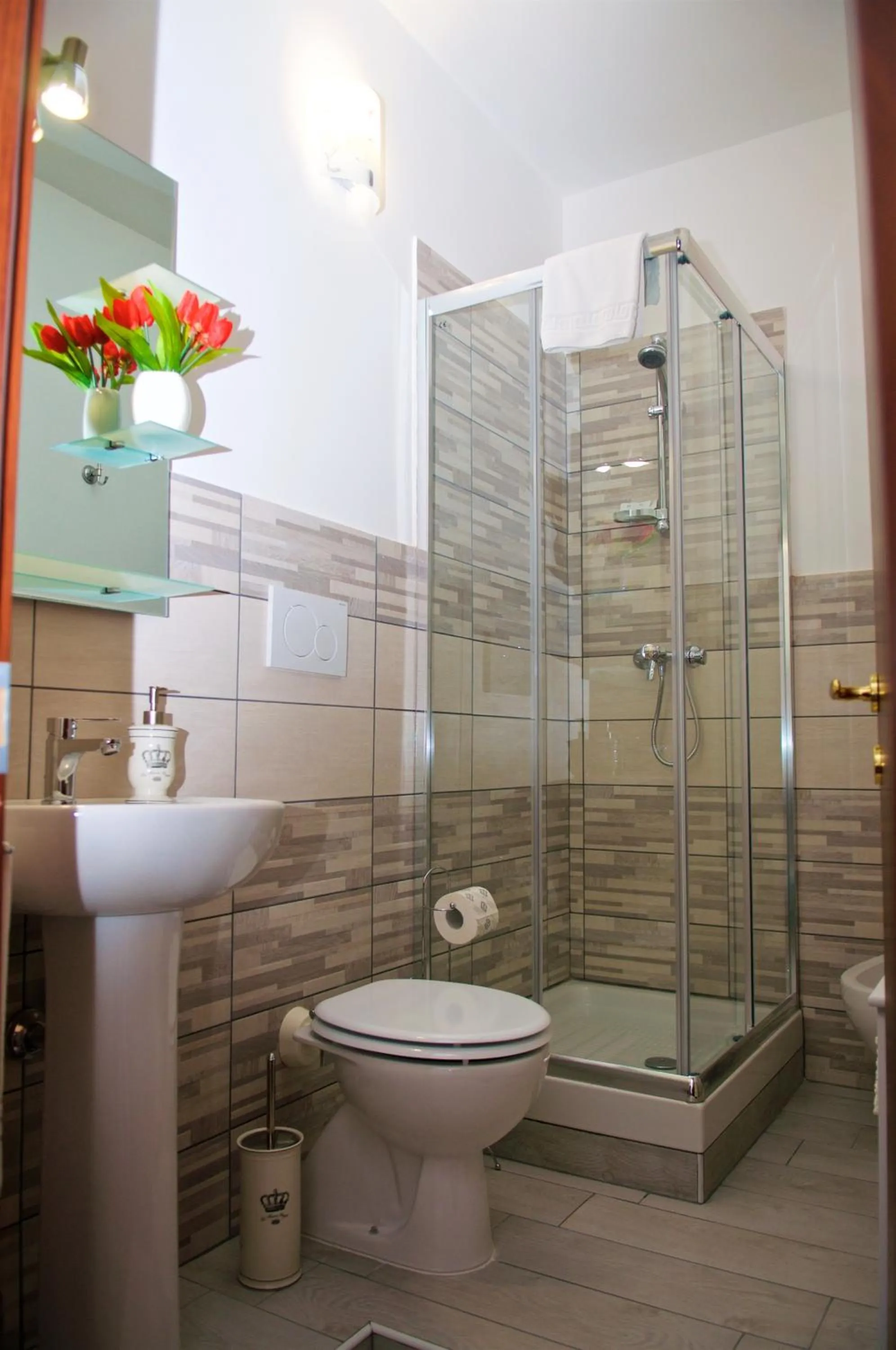 Bathroom in La Maison Royale Bed & Breakfast