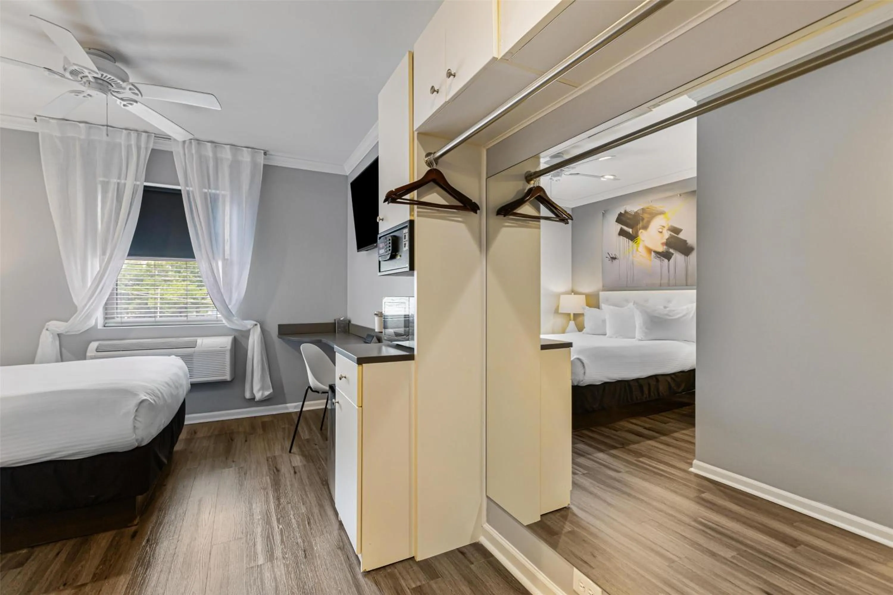 Bedroom, Bed in Hotel Chicago West Loop, SureStay Collection by Best Western