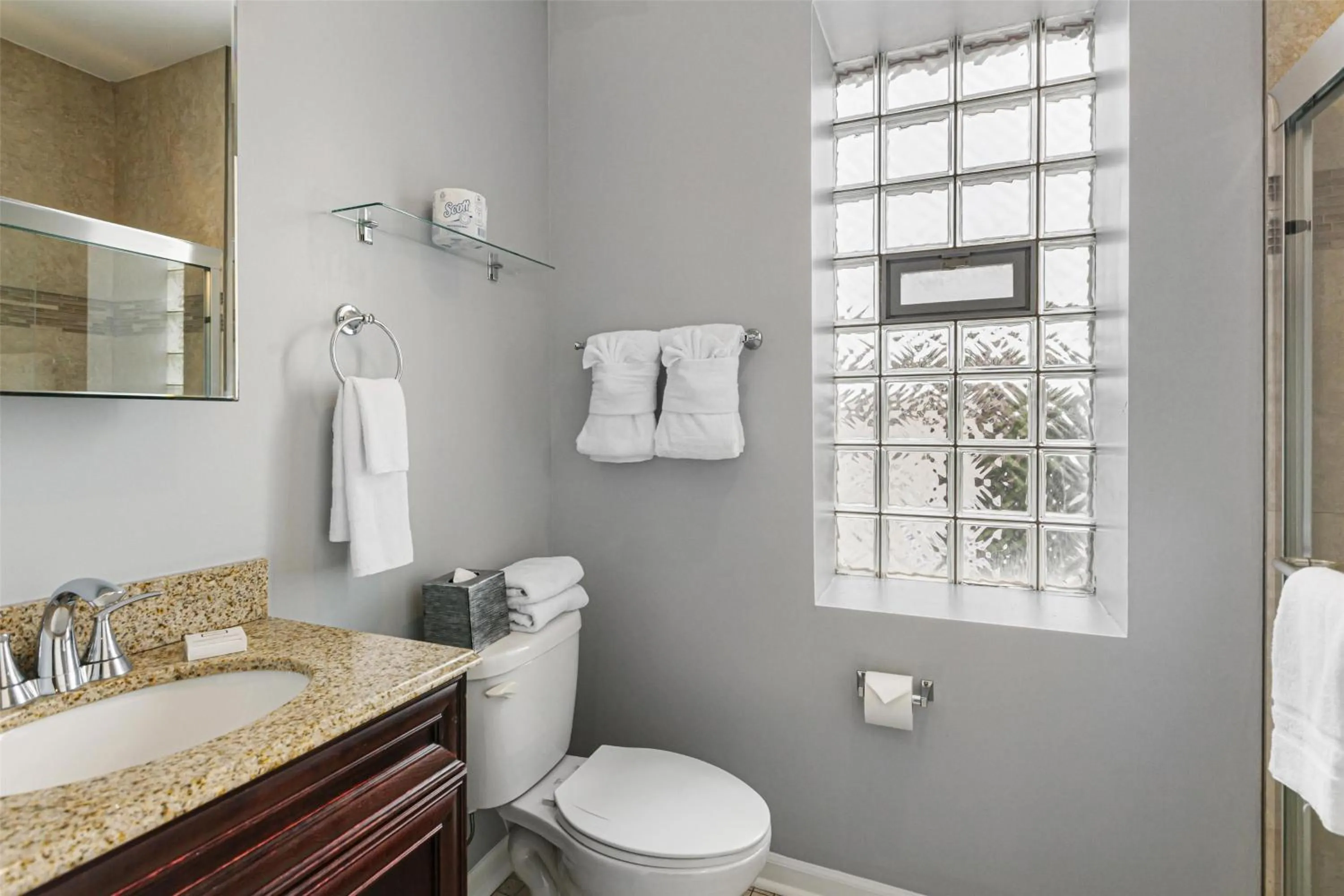 Bathroom in Hotel Chicago West Loop, SureStay Collection by Best Western