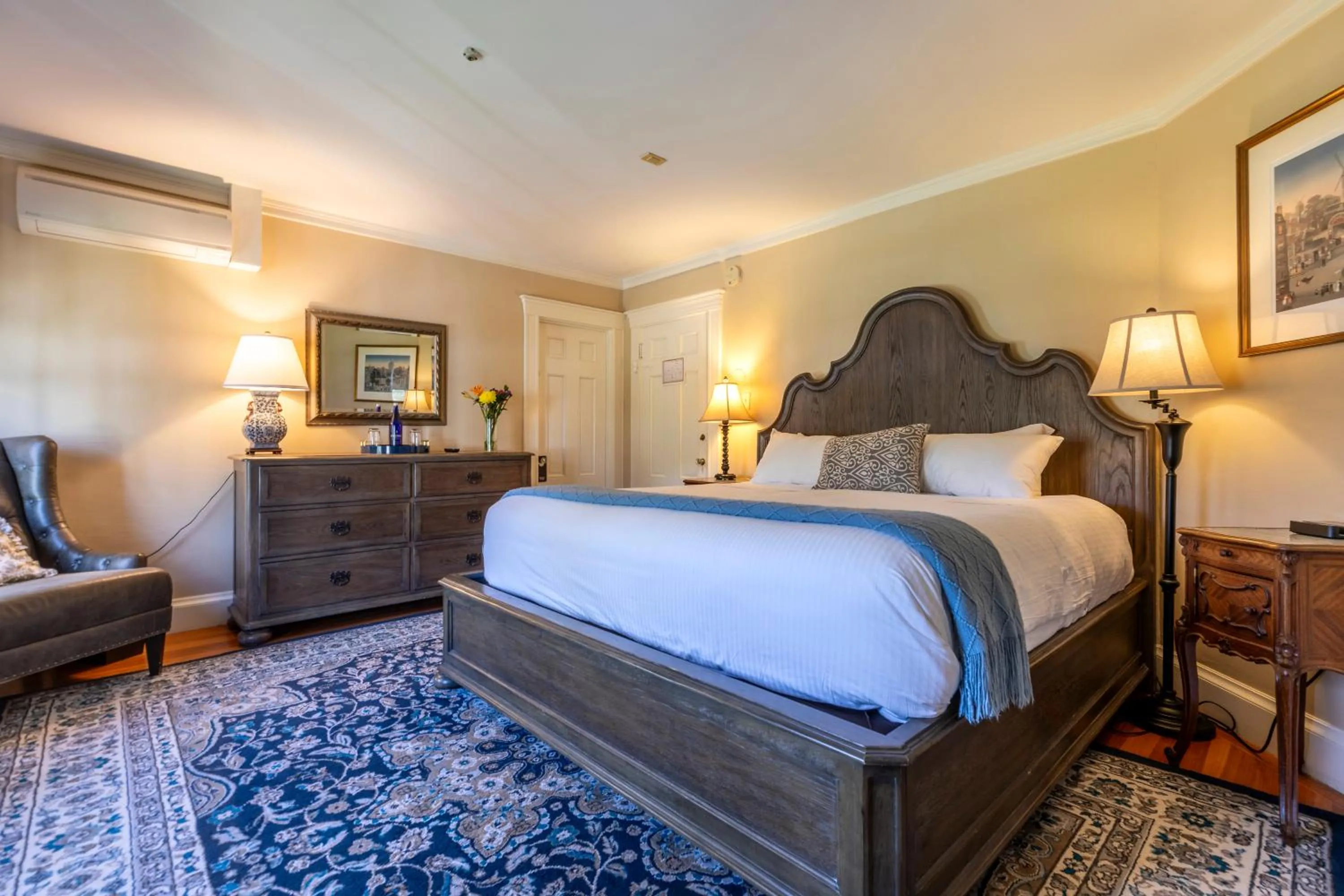 Bed in The White House Inn