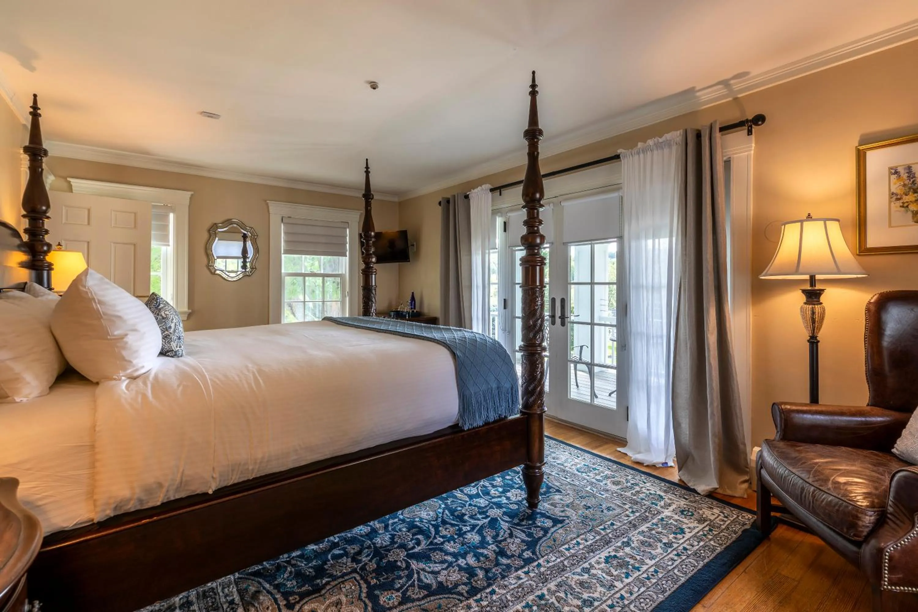 Bed in The White House Inn