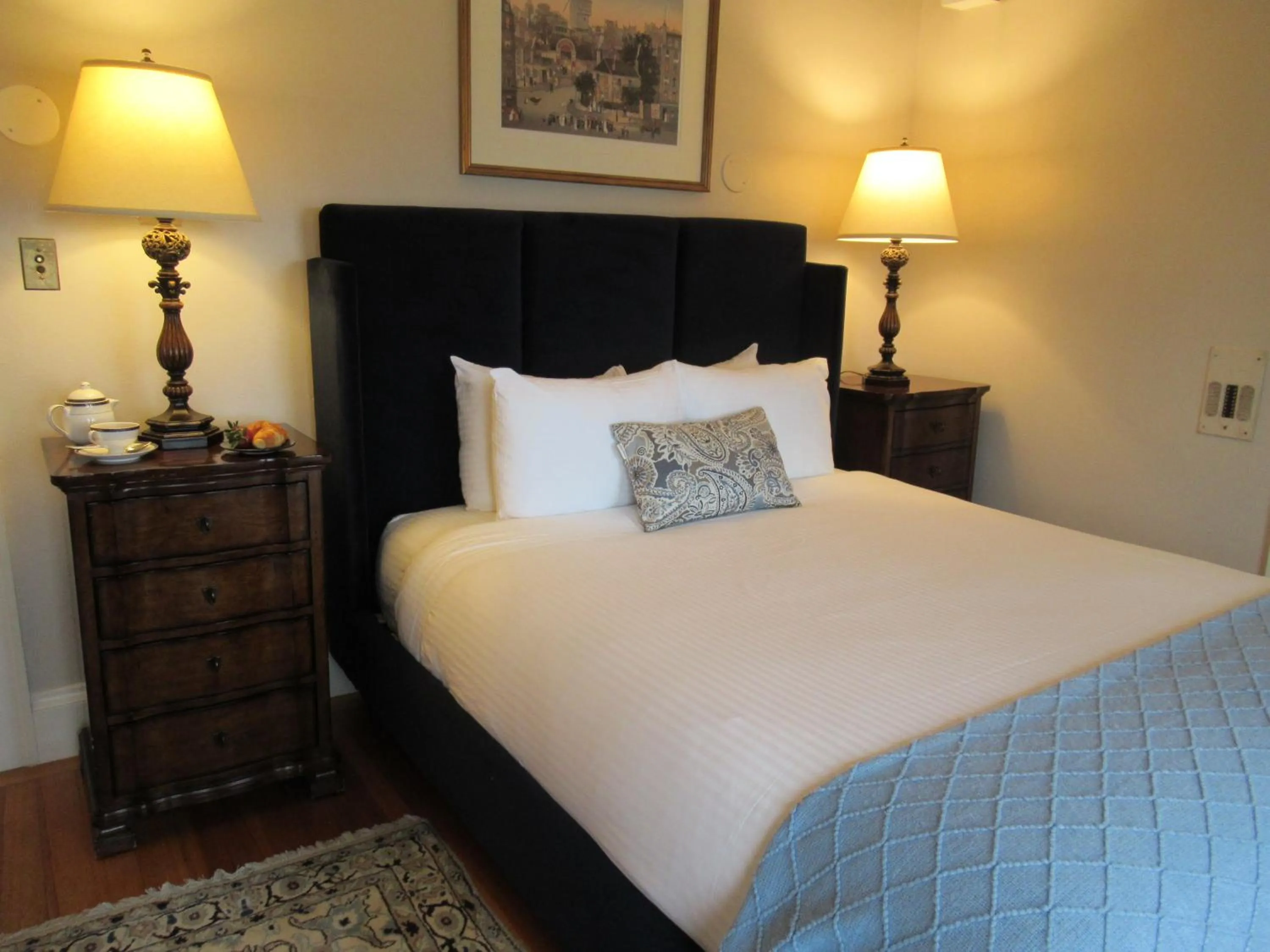 Bed in The White House Inn