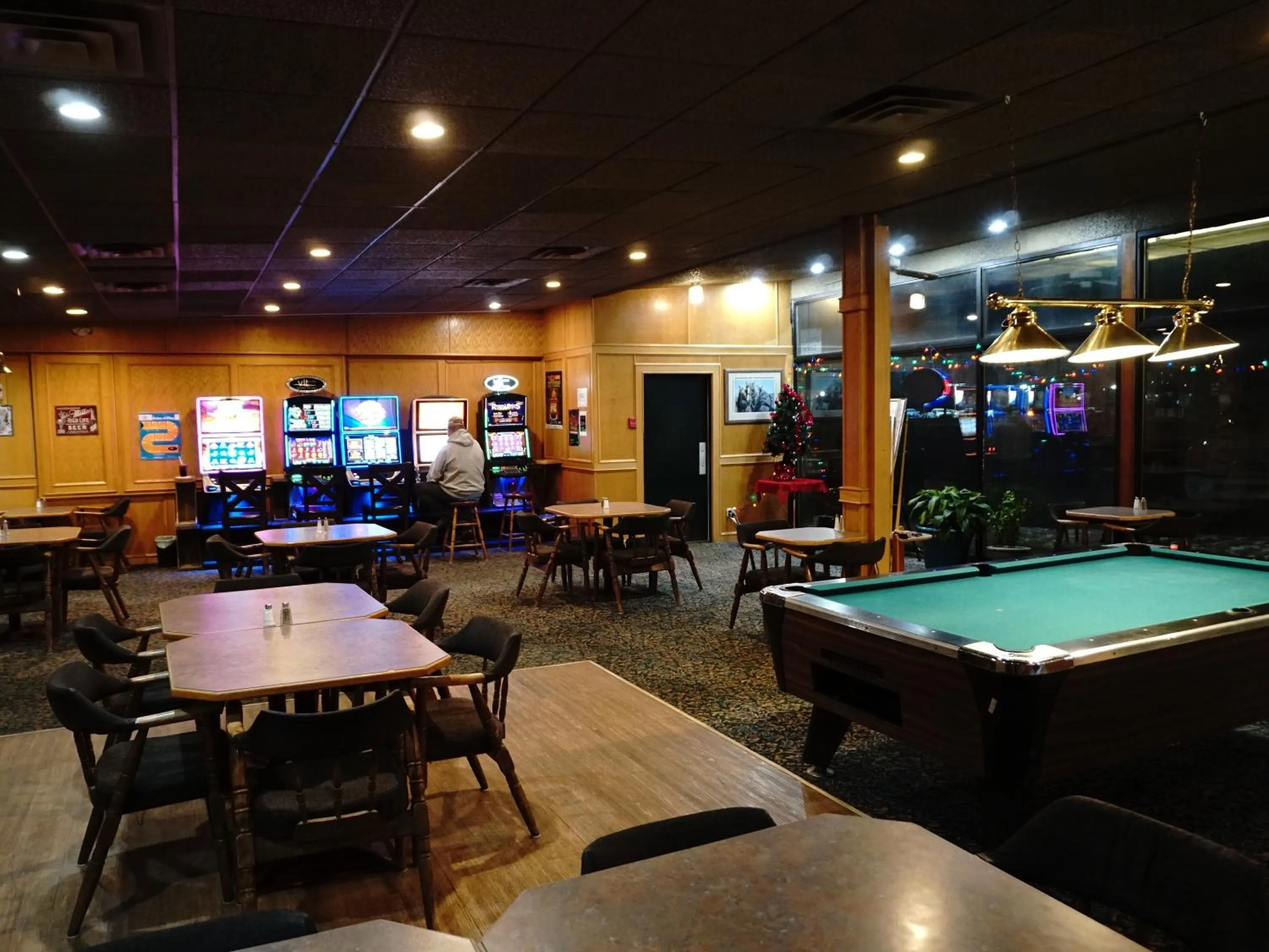 Lounge or bar in The Ritz Cafe and Motor Inn