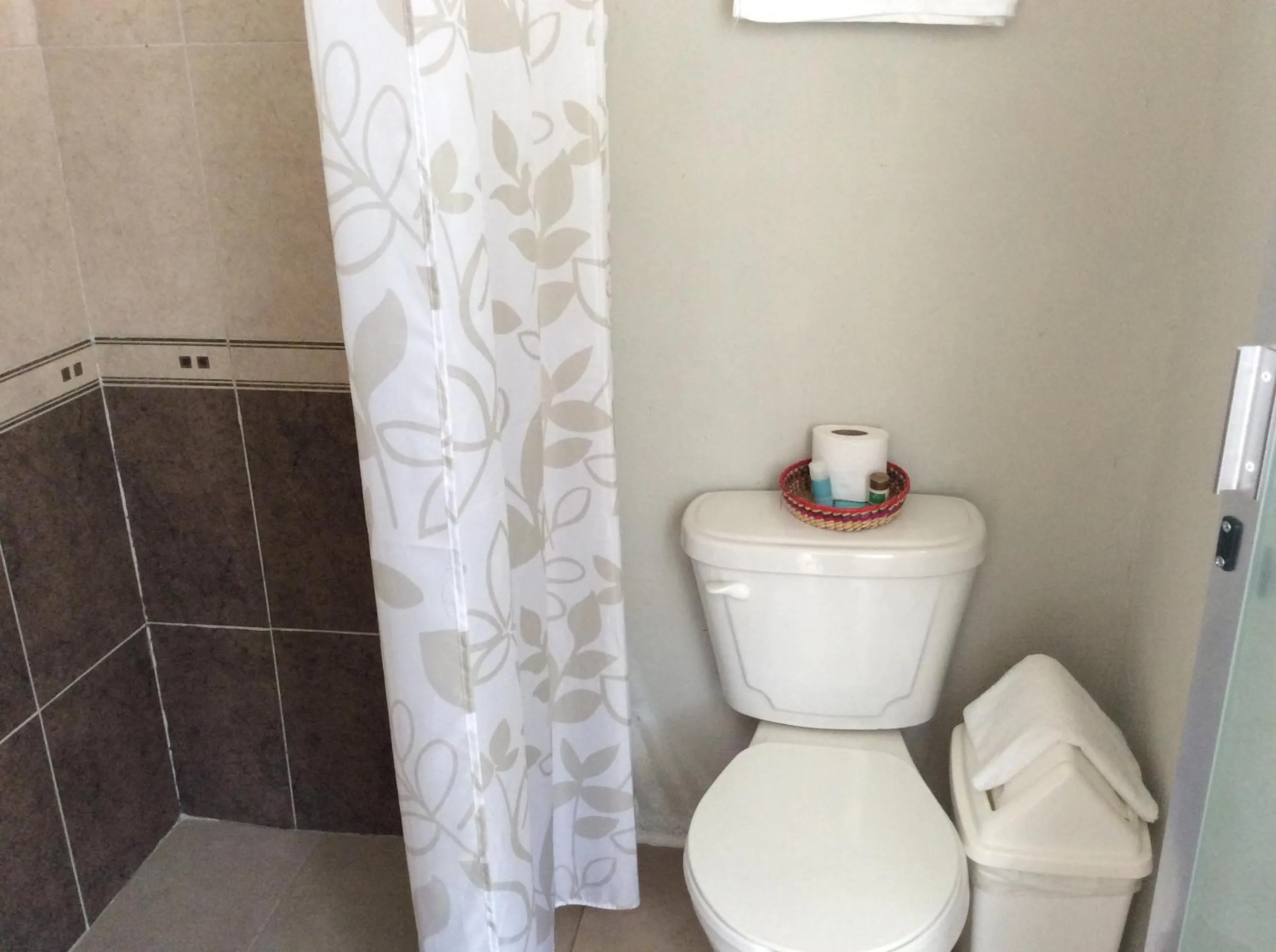 Bathroom in Rosvel Hotel