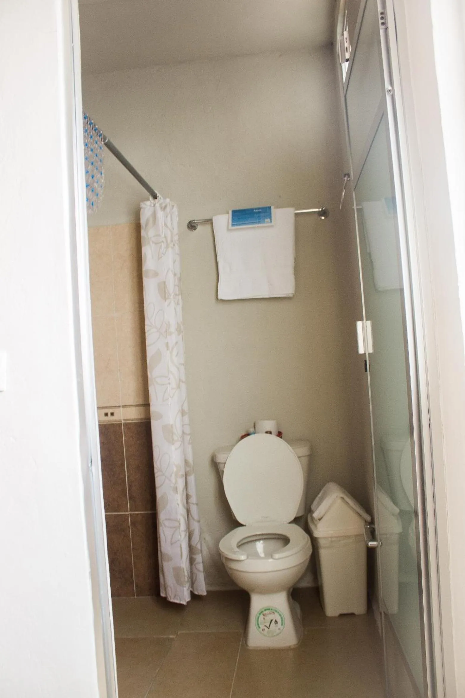 Bathroom in Rosvel Hotel