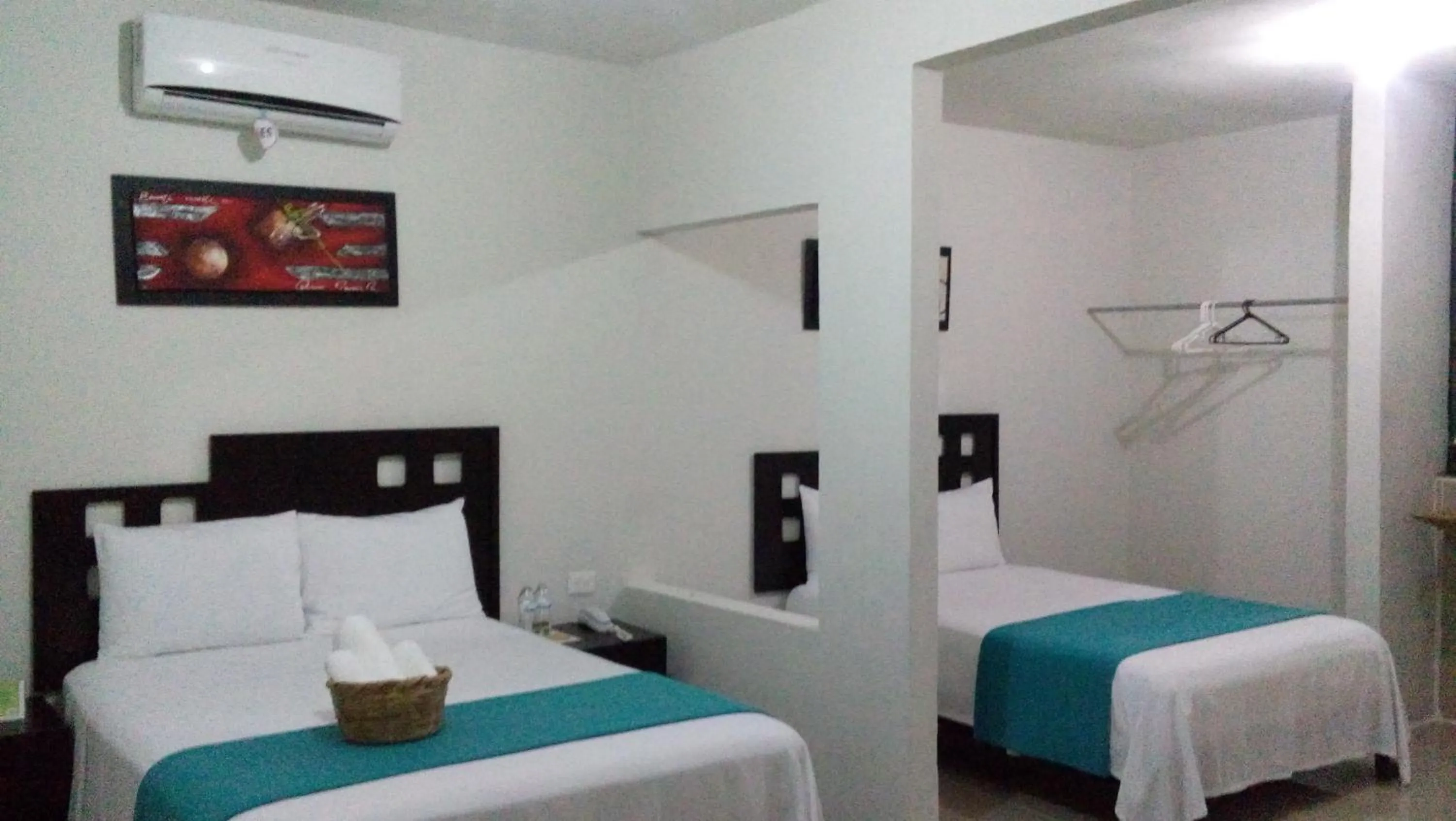 Photo of the whole room, Bed in Rosvel Hotel