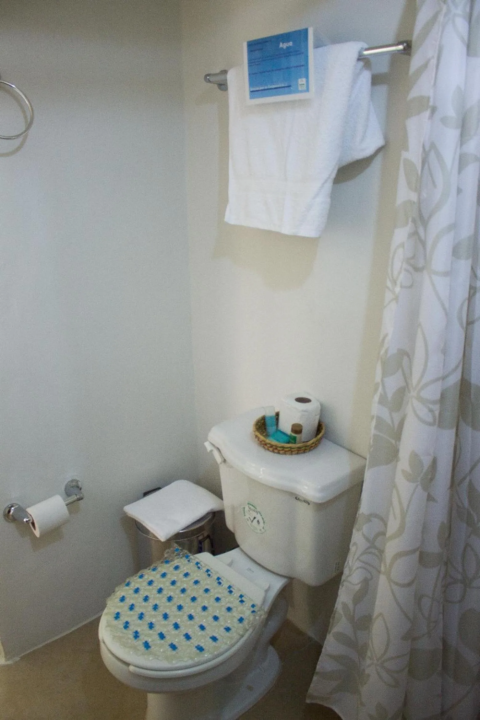 Bathroom in Rosvel Hotel