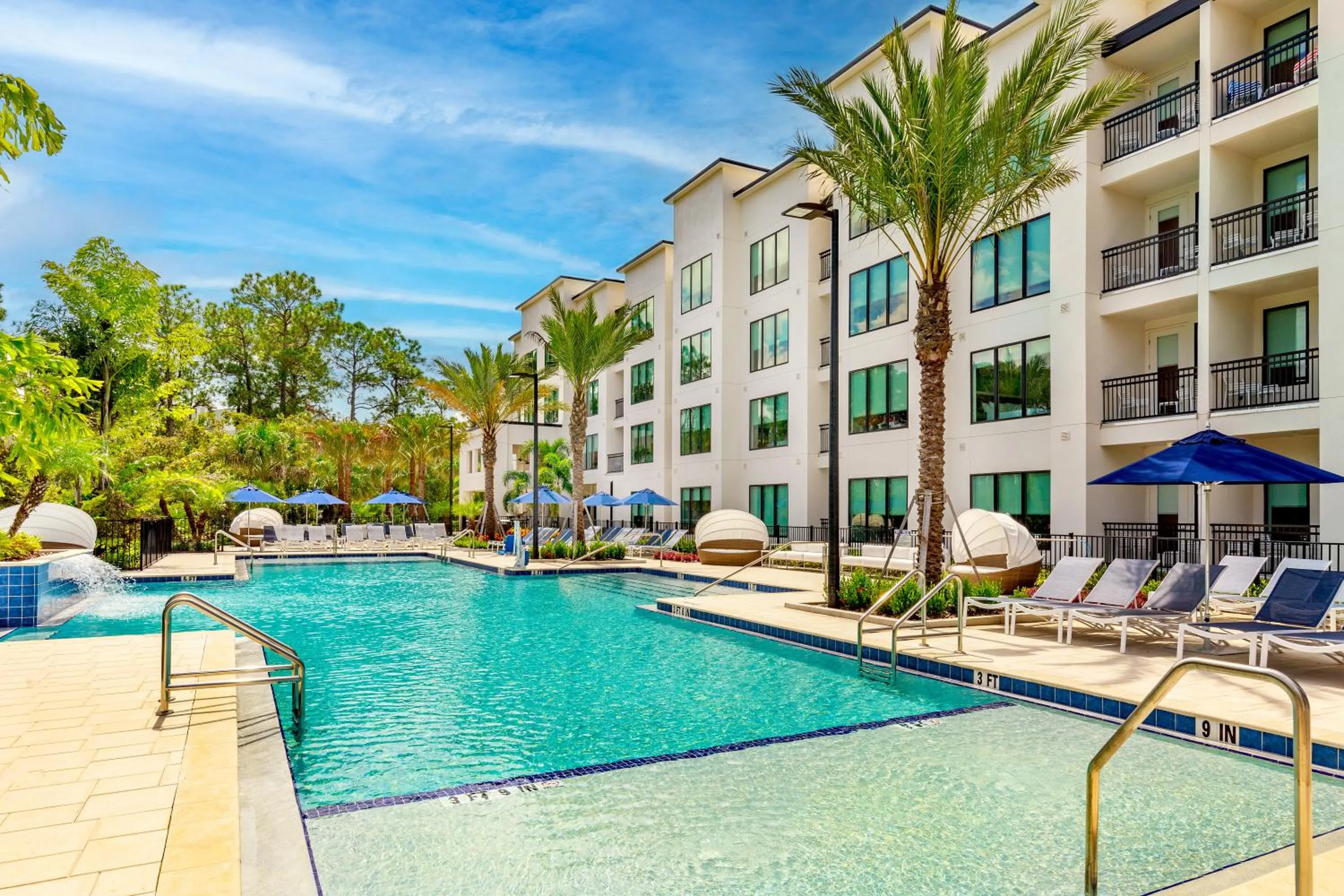 Swimming pool in The Grove Resort & Water Park Orlando