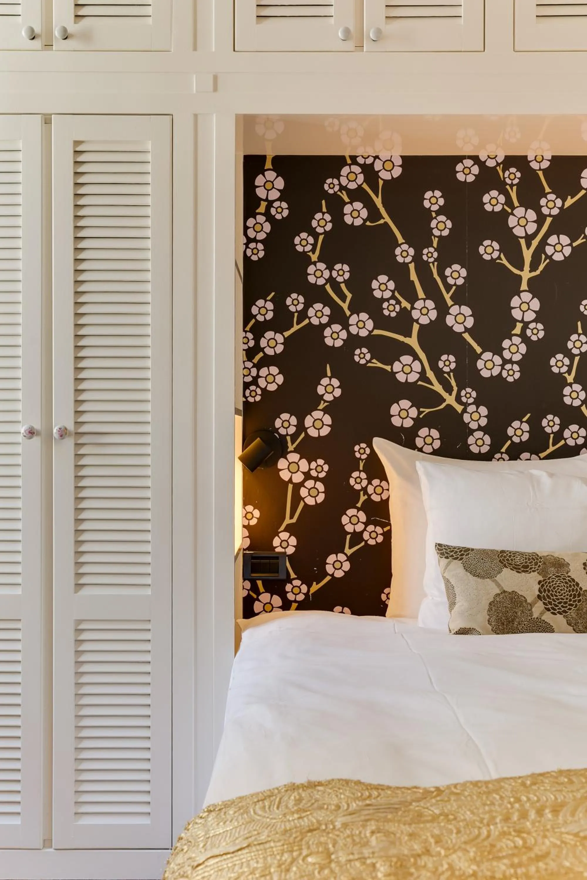 Bed in Hotel De Witte Lelie -Small Luxury Hotels of the World