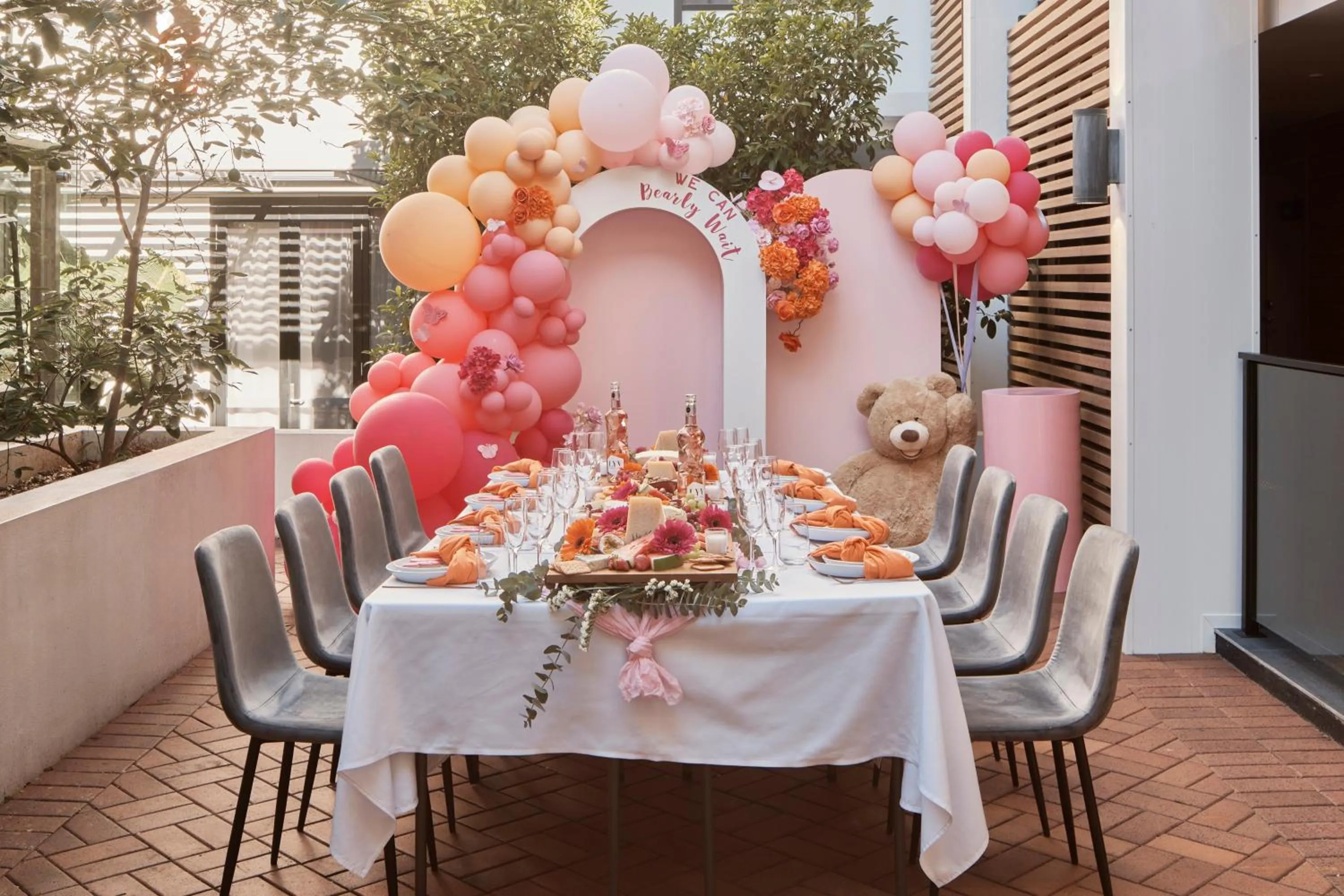 Food and drinks in Kennigo Hotel Brisbane, Independent Collection by EVT