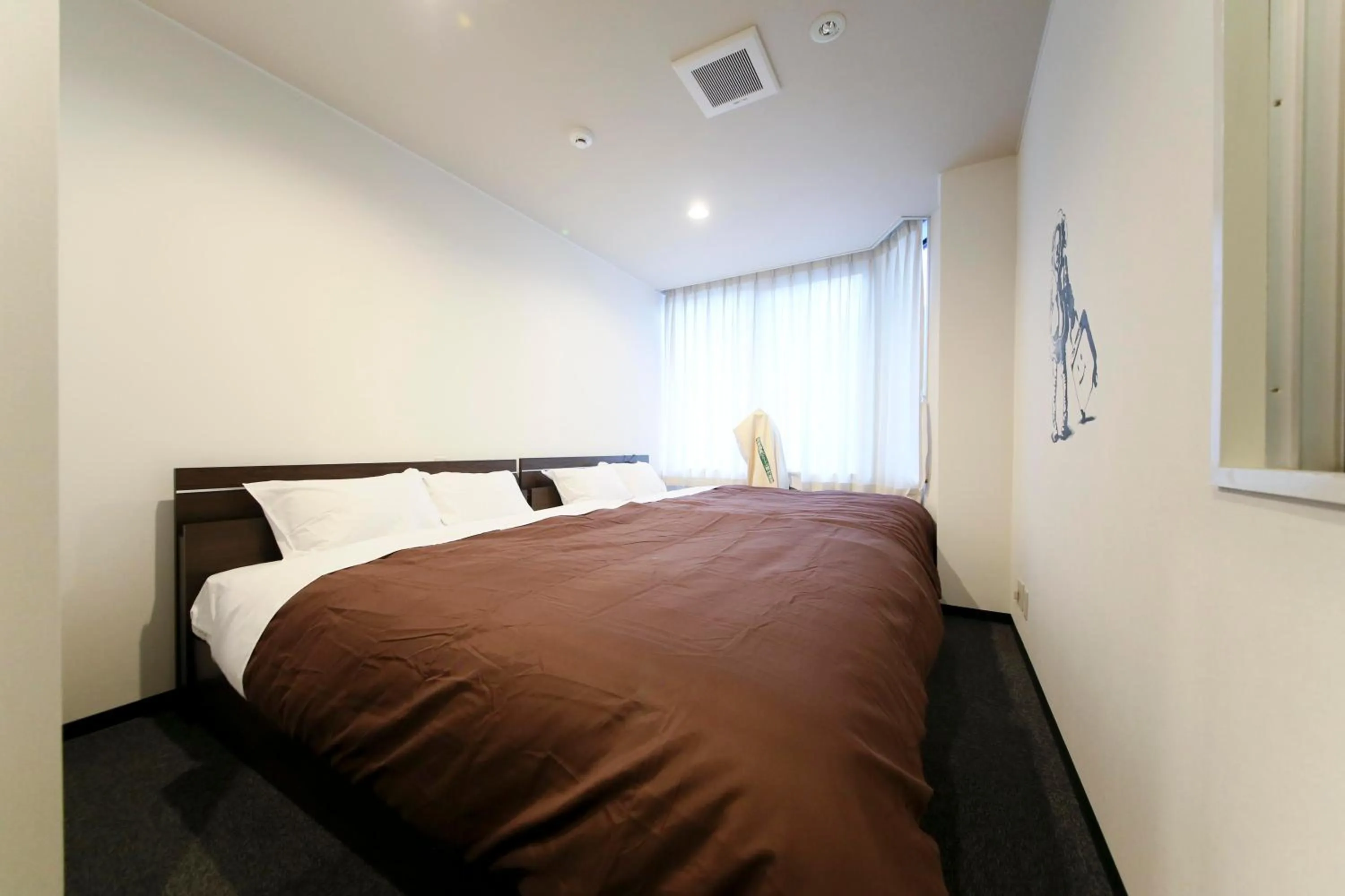 Photo of the whole room, Bed in Roots Hostel