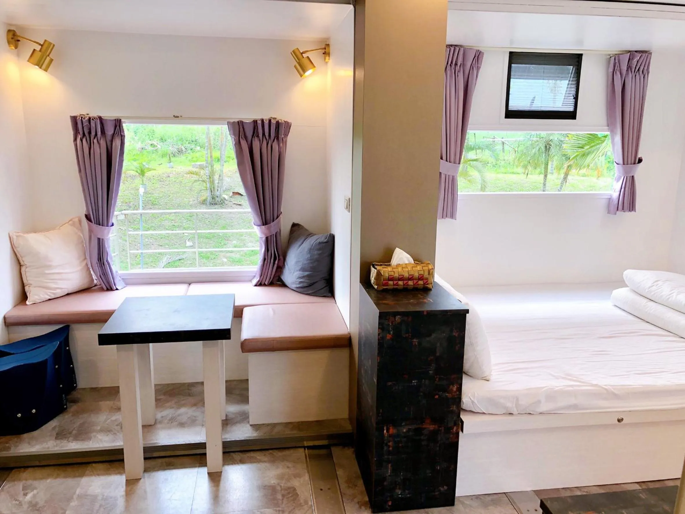 Living room, Bed in Artisan Hostel