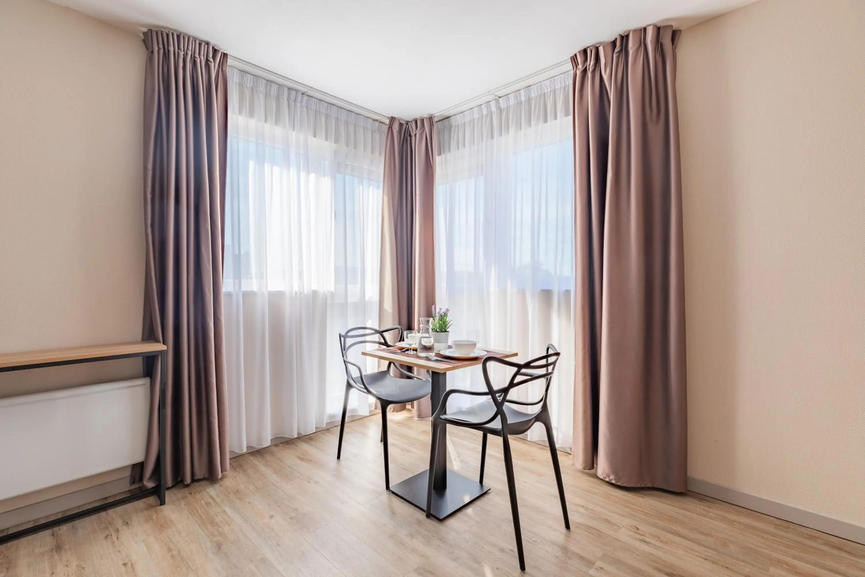 Dining area in Appart'City Classic Arlon - Porte du Luxembourg