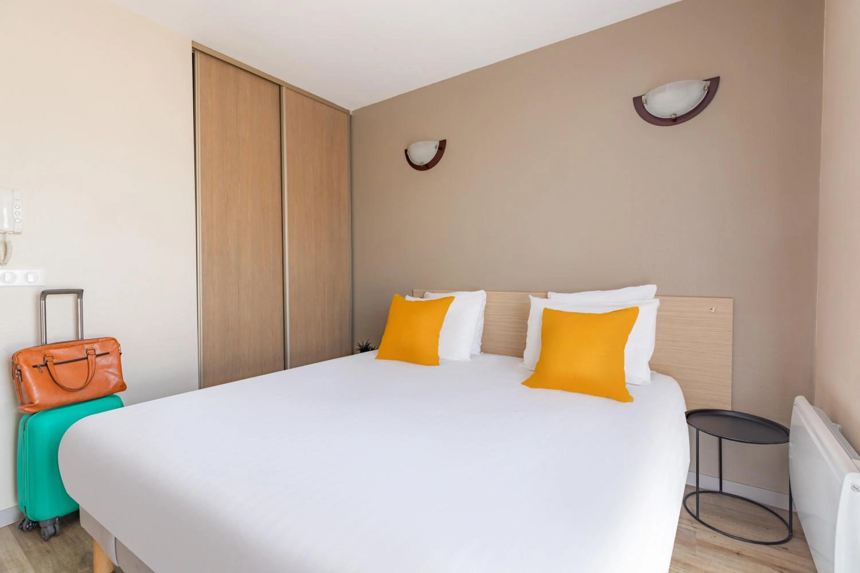 Photo of the whole room, Bed in Appart'City Classic Arlon - Porte du Luxembourg