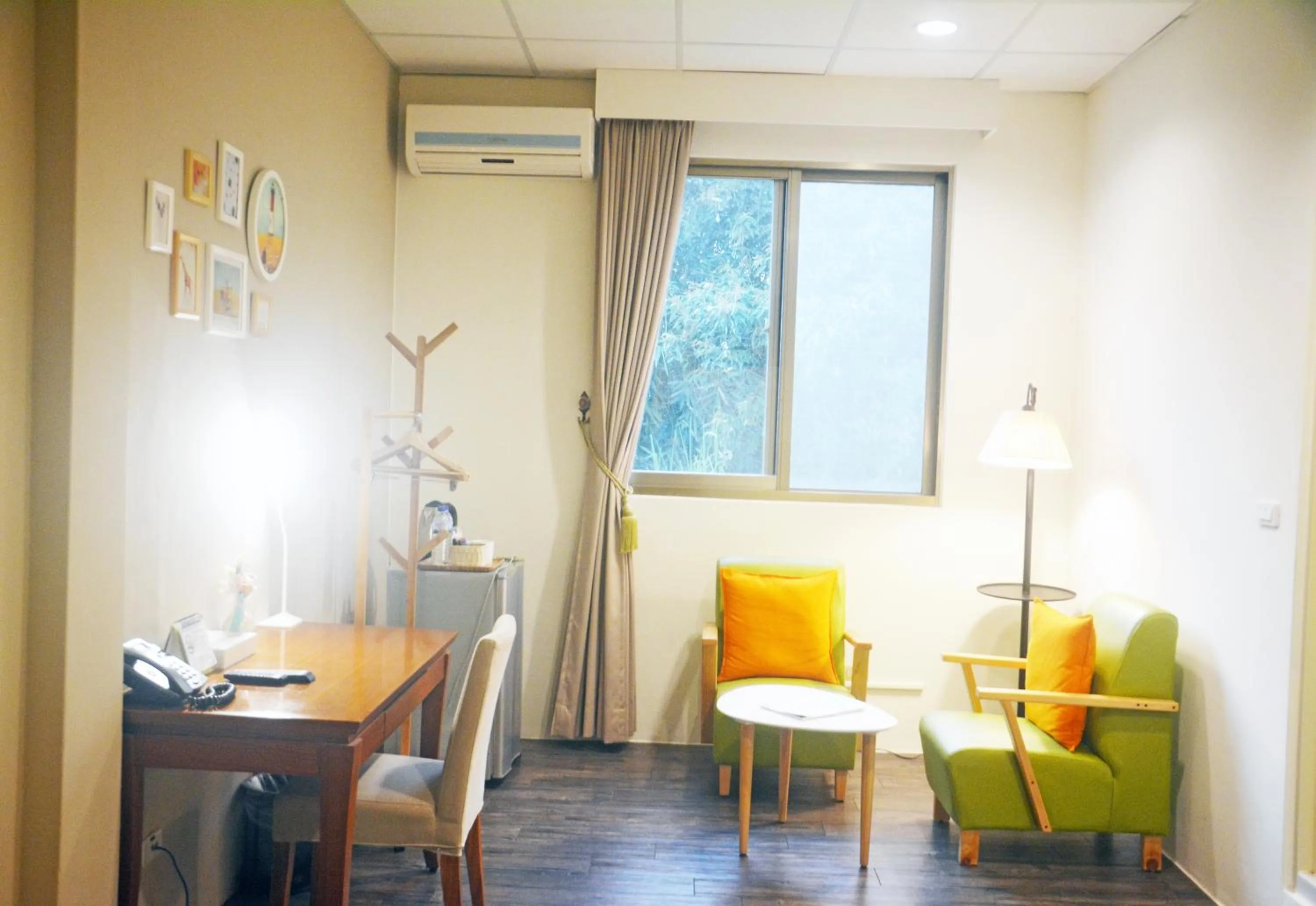 Seating area in NCNU Campus Inn暨大行旅