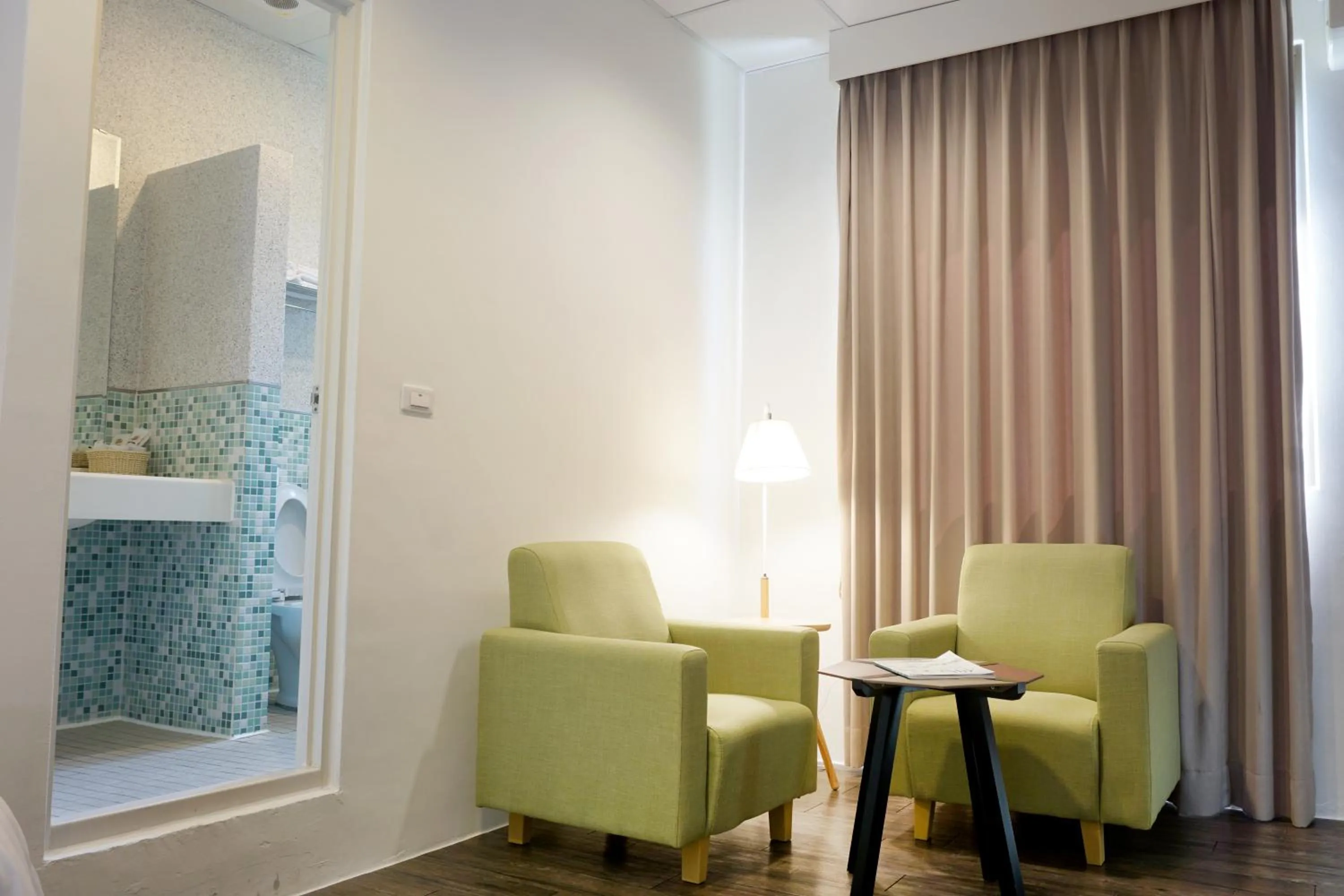 Seating area in NCNU Campus Inn暨大行旅