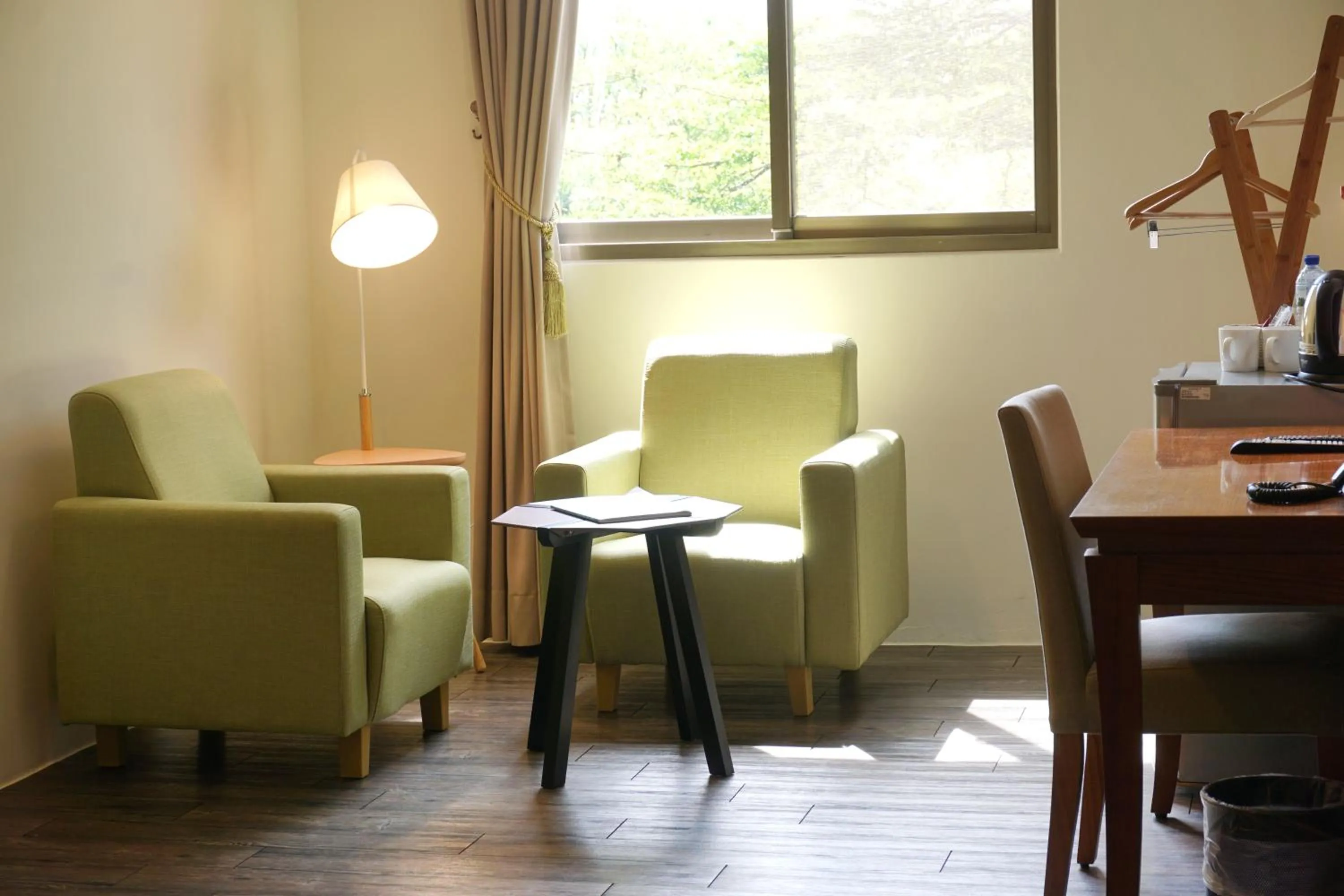 Seating area in NCNU Campus Inn暨大行旅