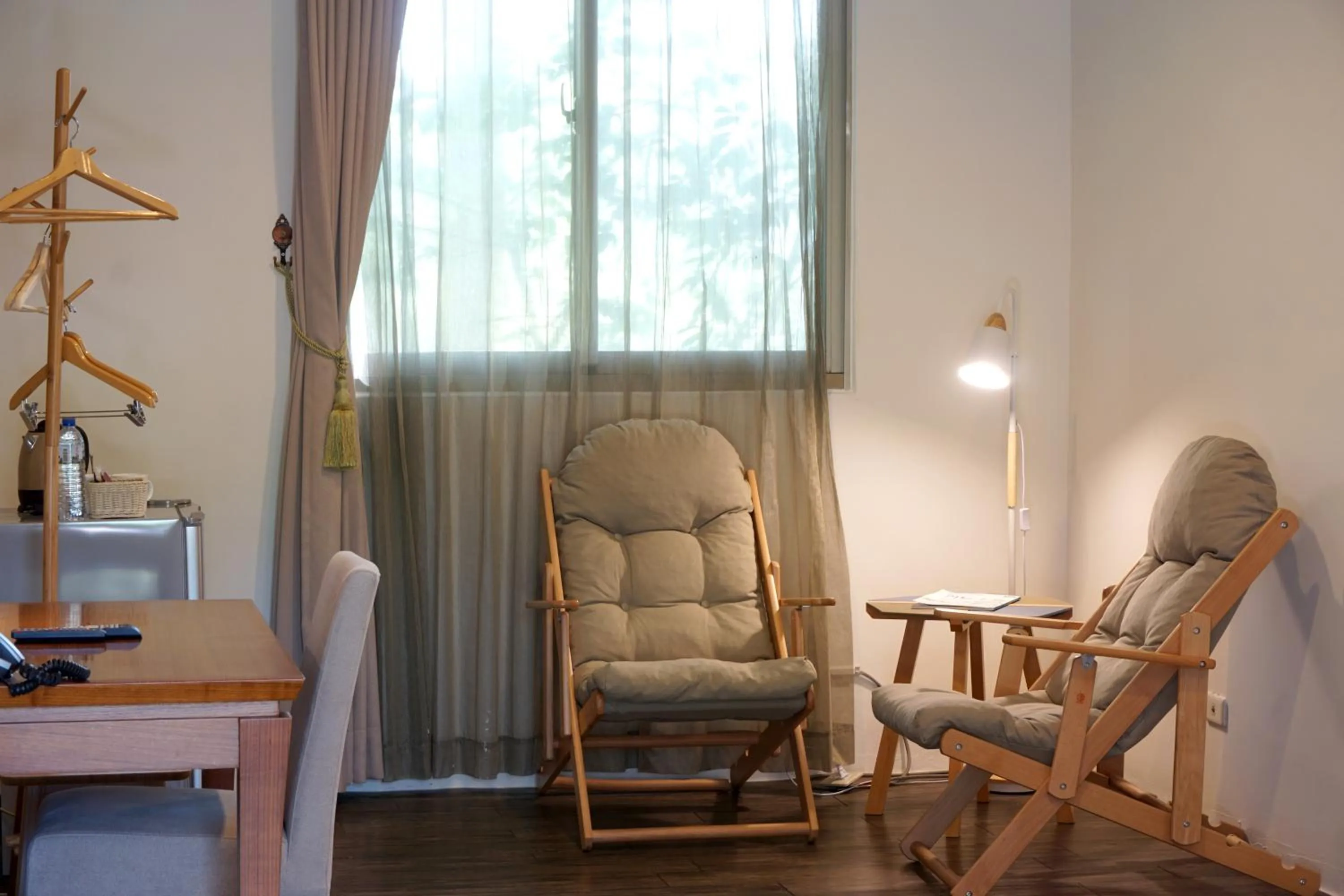 Seating area in NCNU Campus Inn暨大行旅