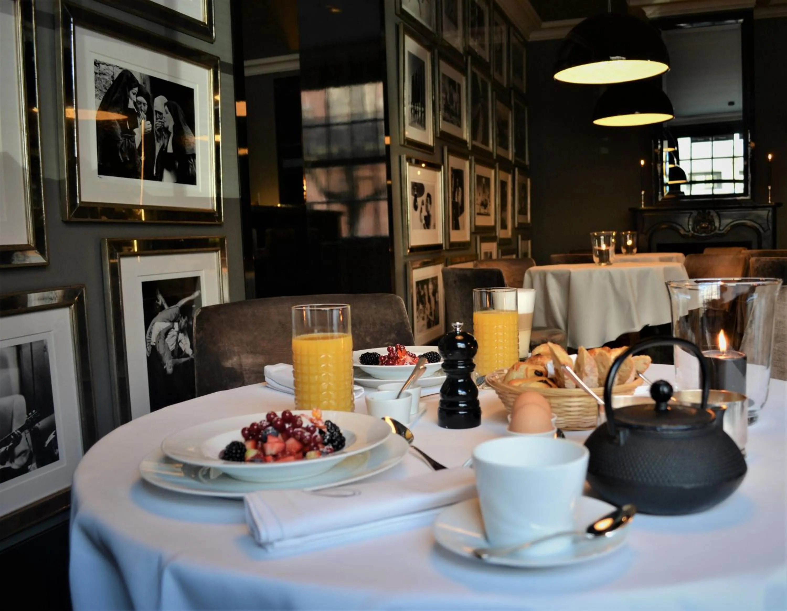 Continental breakfast in Hotel Odette en Ville