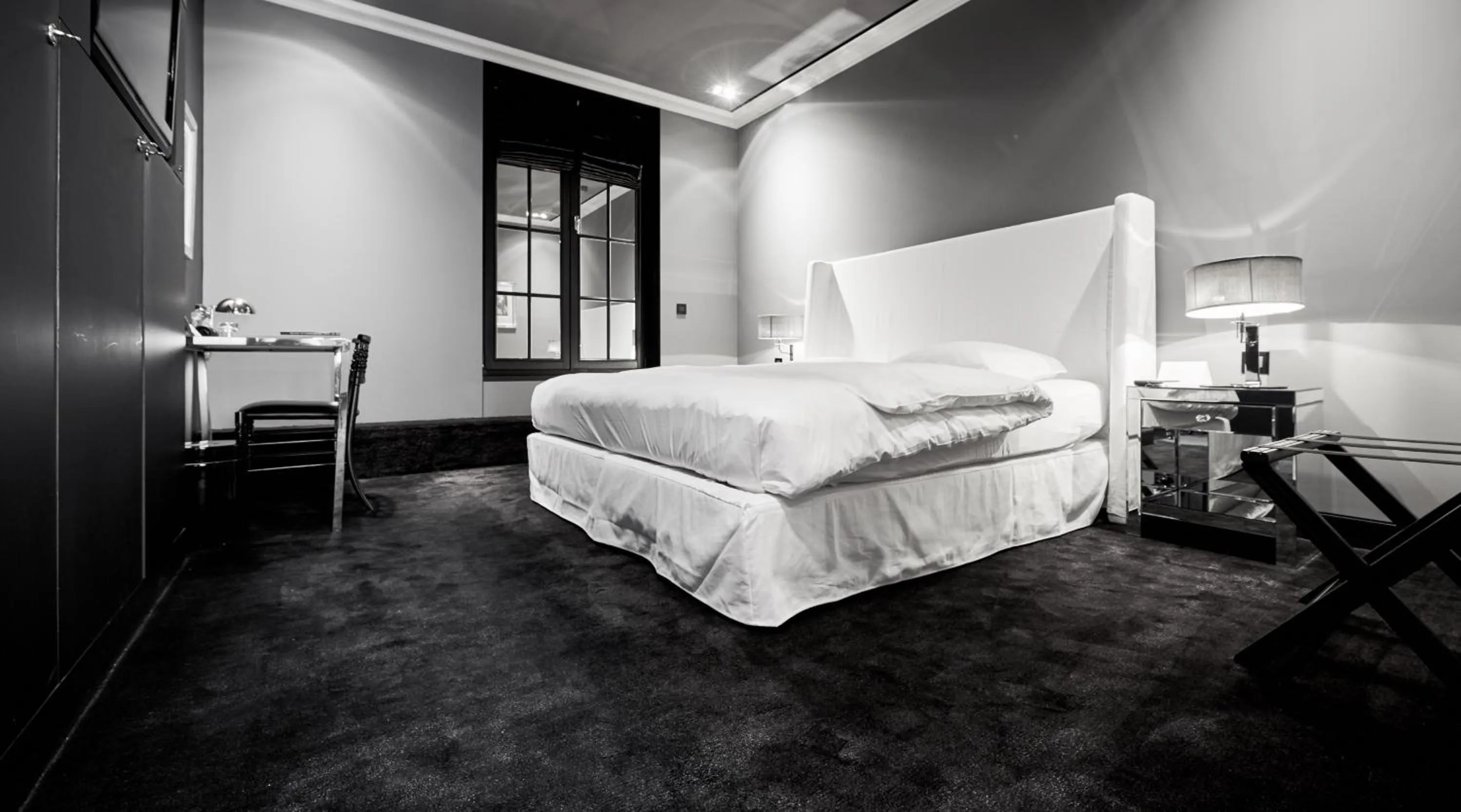 Photo of the whole room, Bed in Hotel Odette en Ville