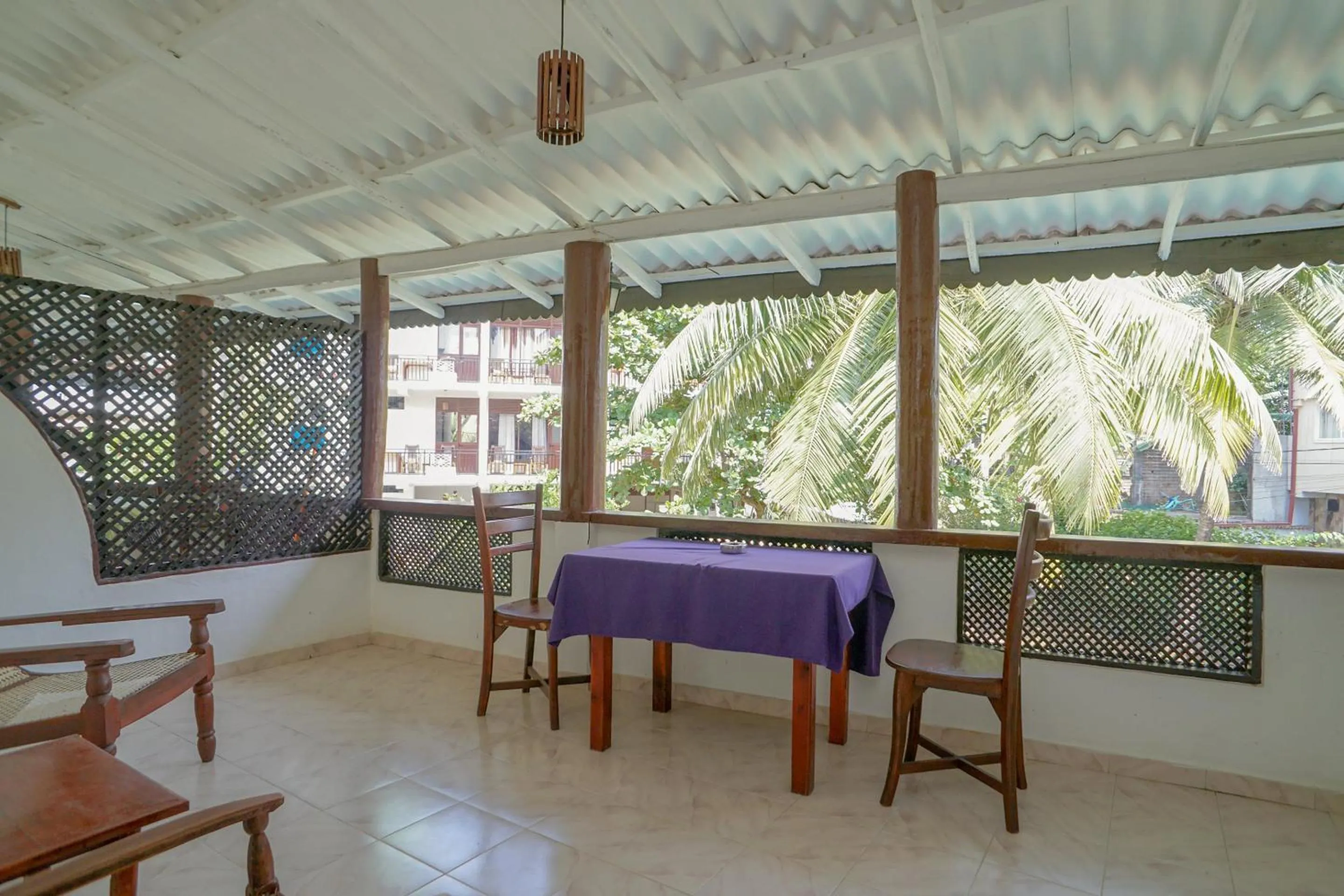 Restaurant/places to eat in Sea view Beach Resort