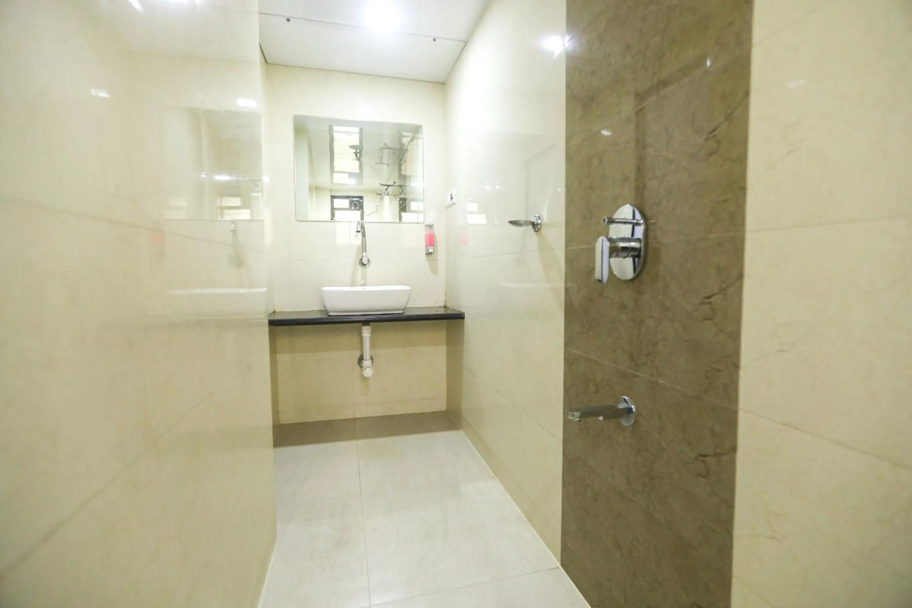 Bathroom in Hotel Mid town