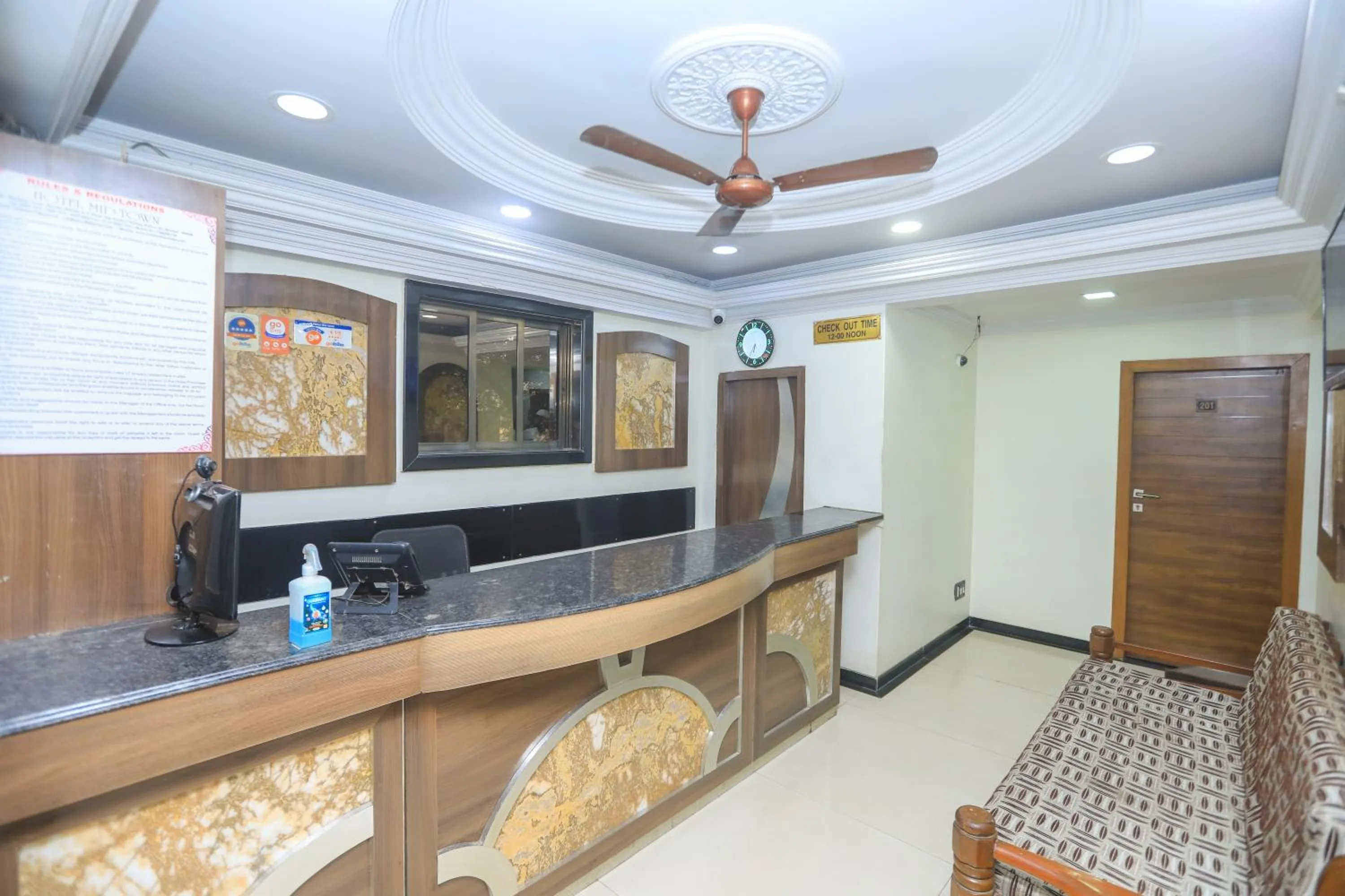 Lobby or reception in Hotel Mid town