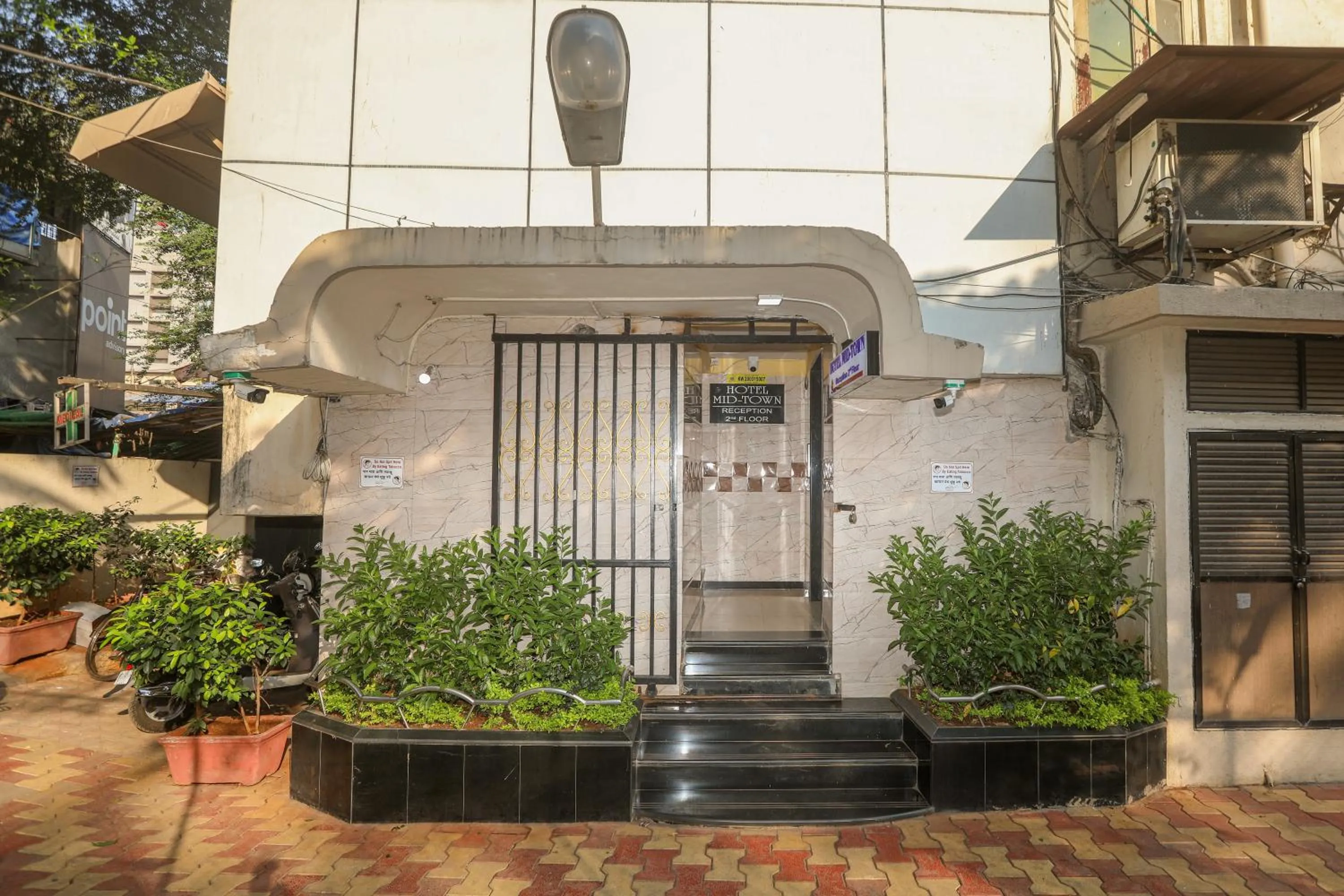 Area and facilities in Hotel Mid town