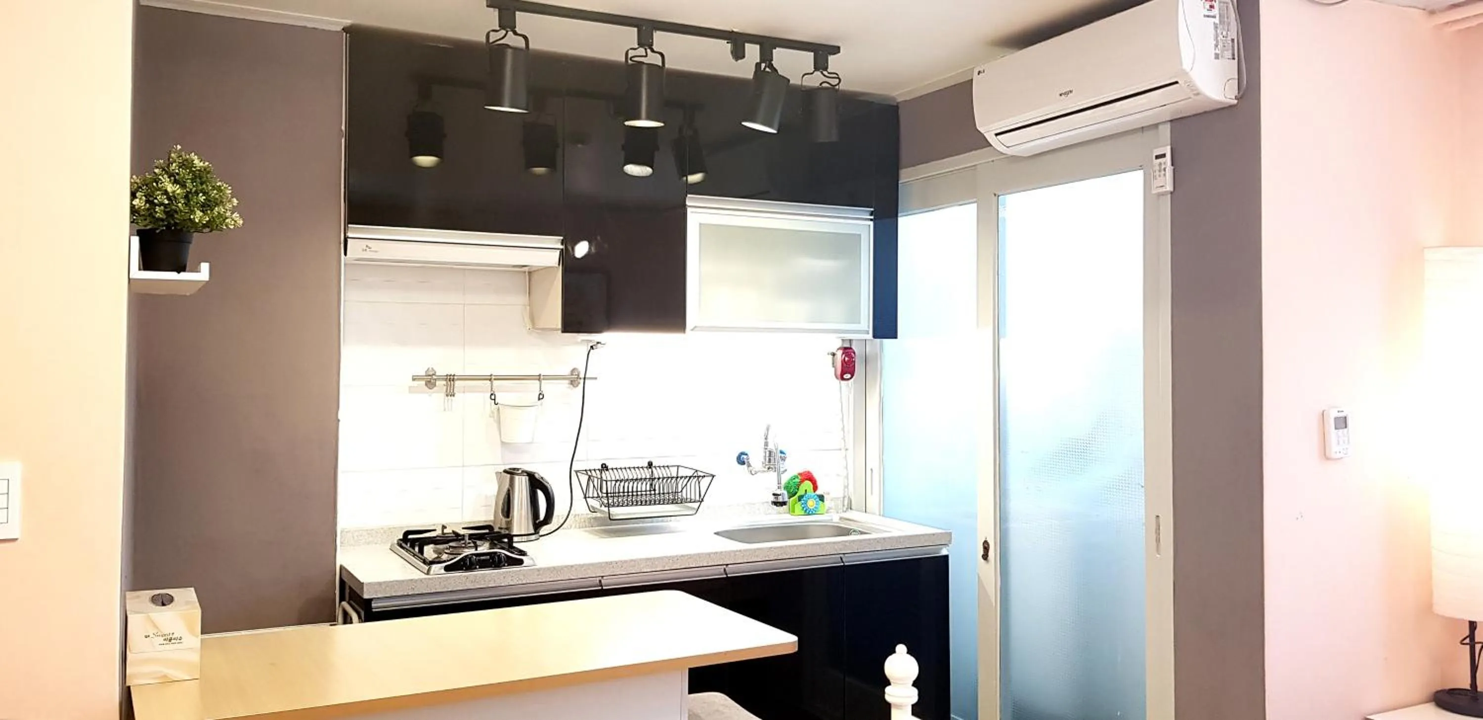 kitchen in Forêt Guest House Gangnam