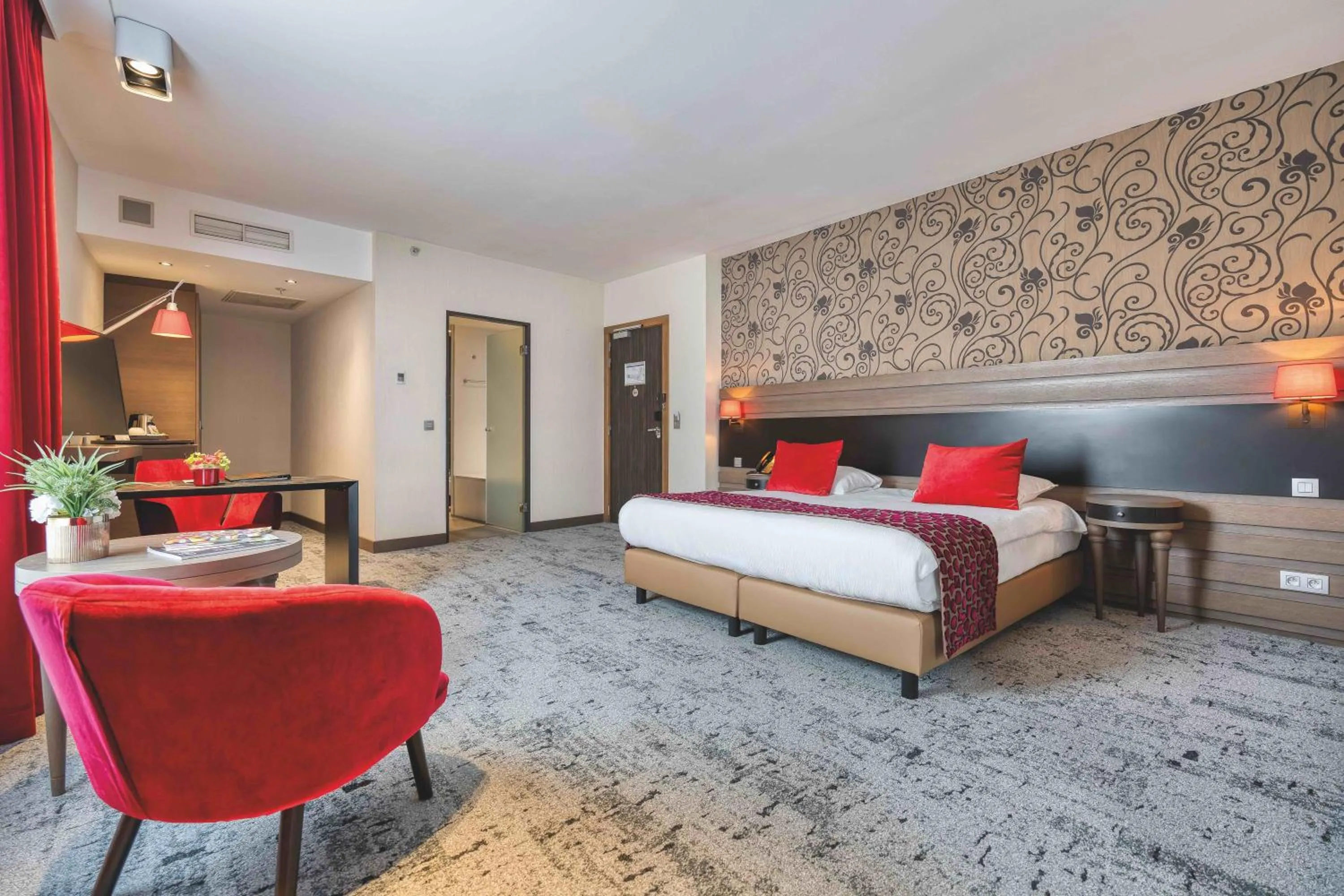 Bedroom, Bed in Van Der Valk Sélys Liège Hotel & Spa