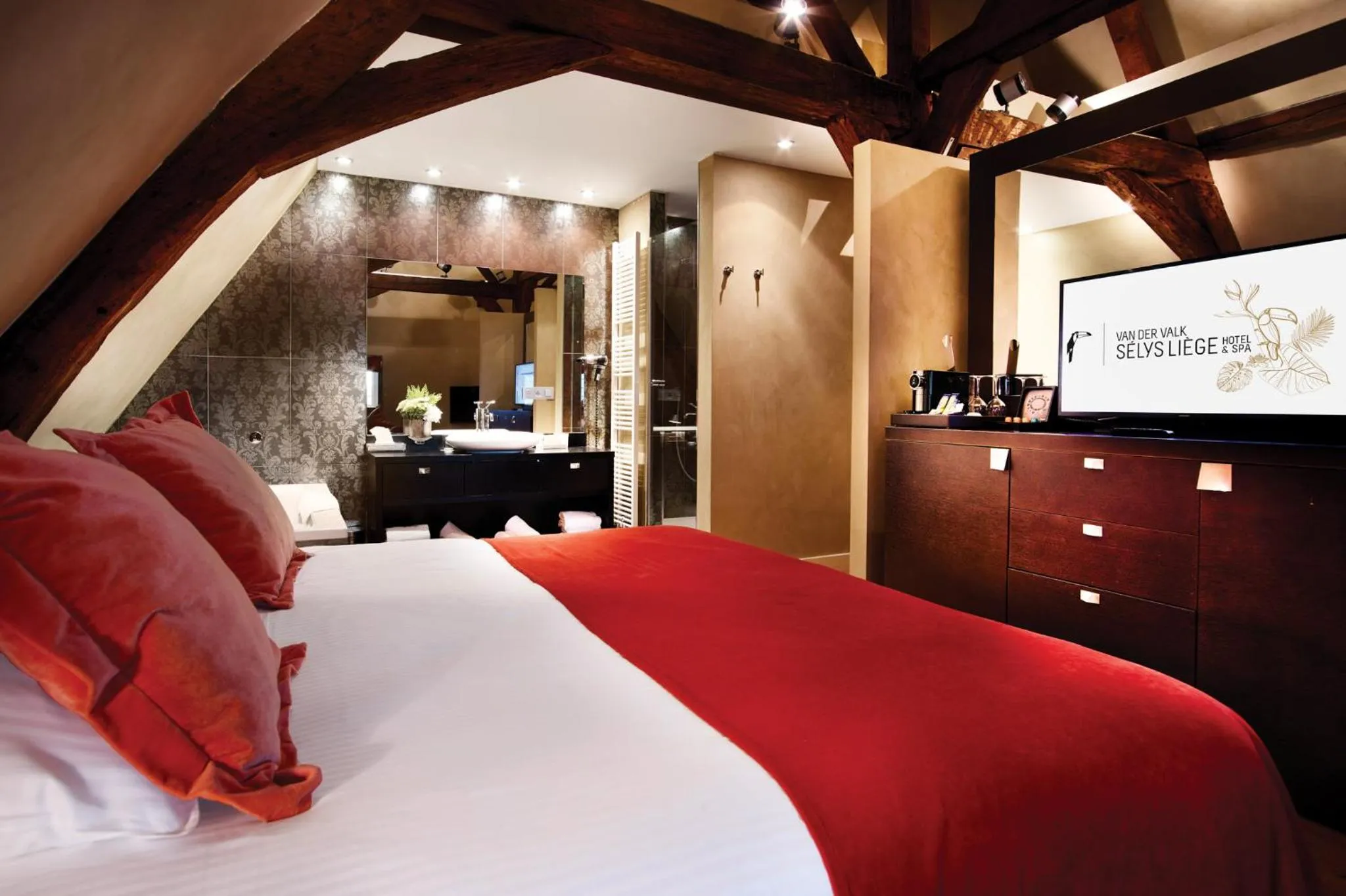 Bed in Van Der Valk Sélys Liège Hotel & Spa